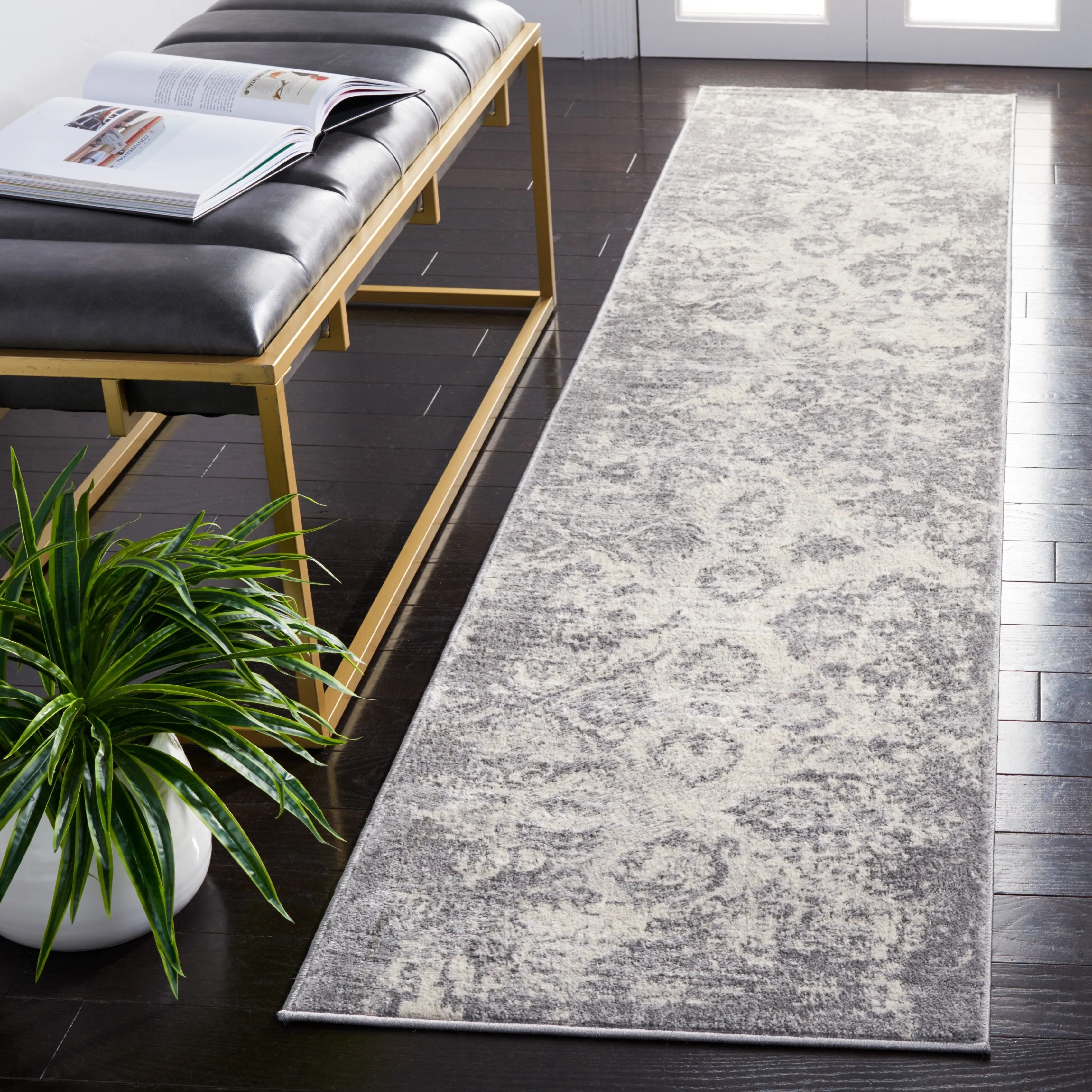 SAFAVIEH Brentwood Siru Traditional Rug
