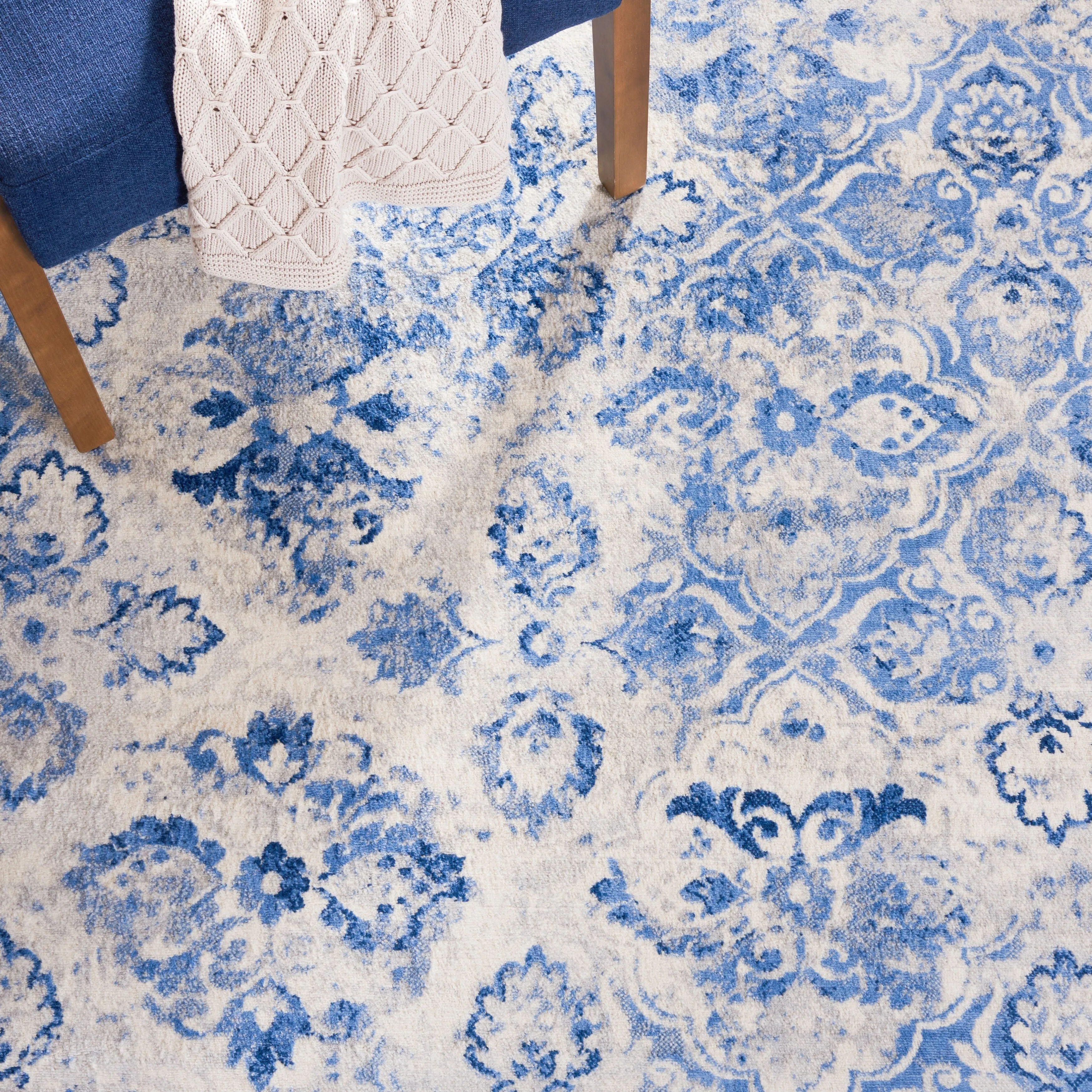 SAFAVIEH Brentwood Siru Traditional Rug