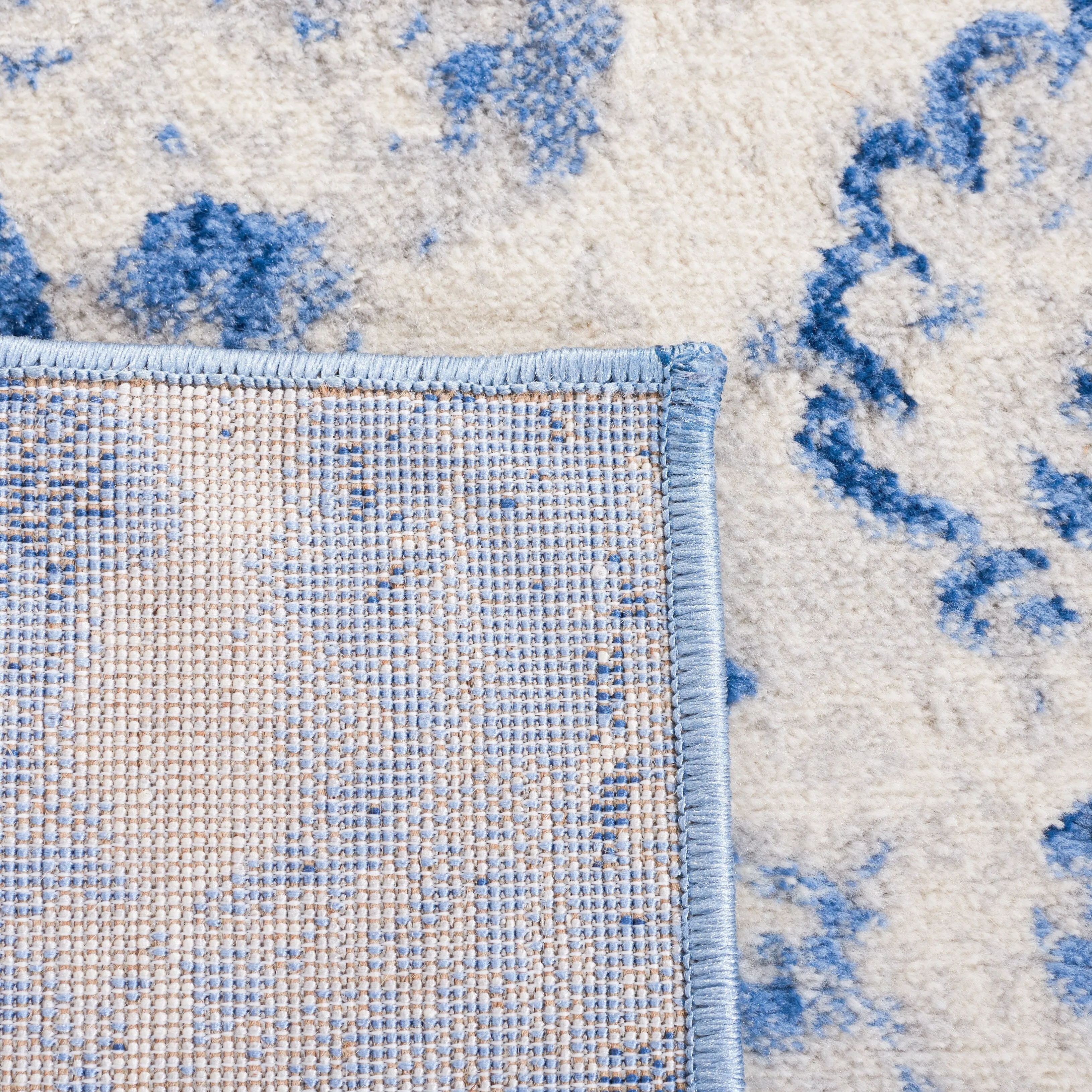 SAFAVIEH Brentwood Siru Traditional Rug