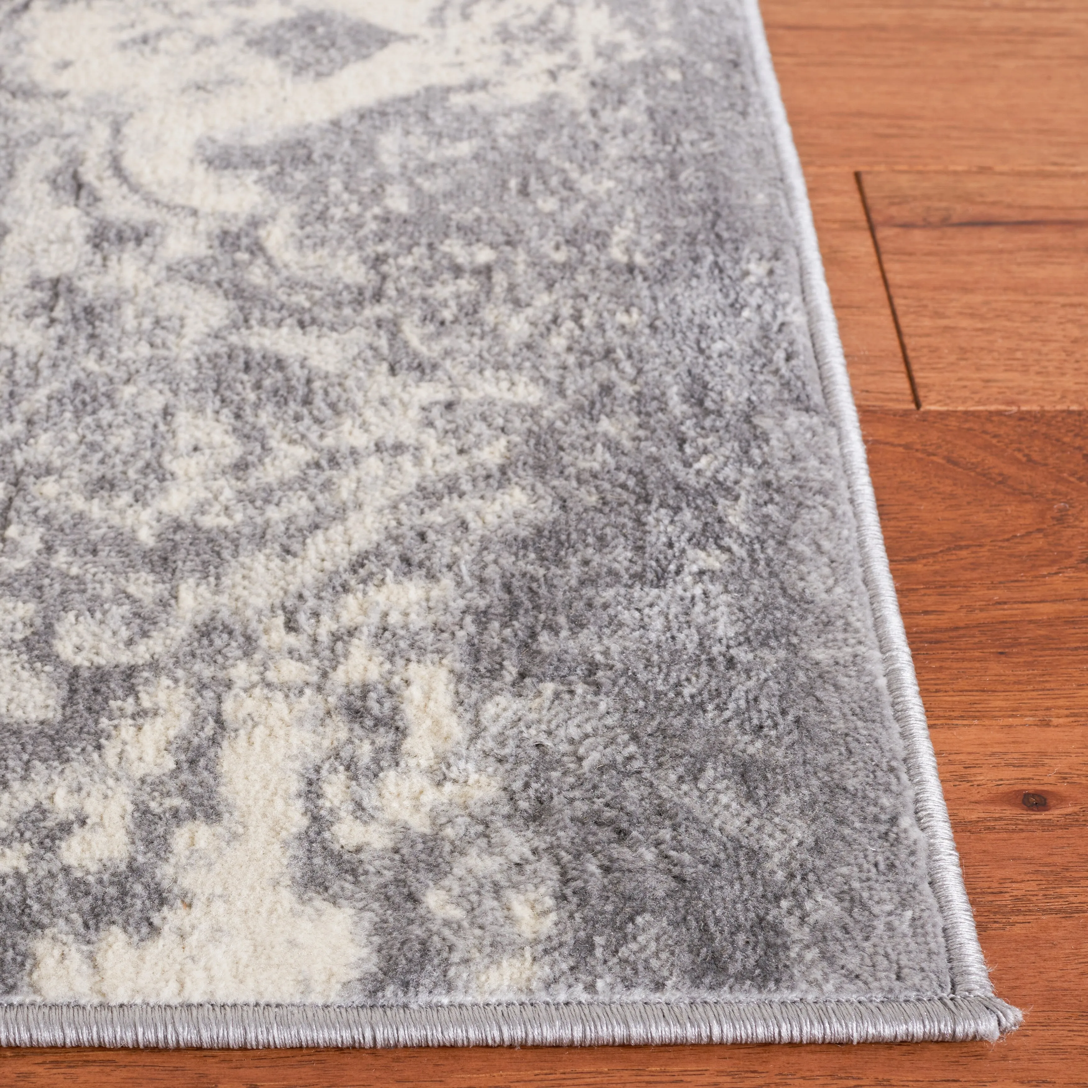 SAFAVIEH Brentwood Siru Traditional Rug