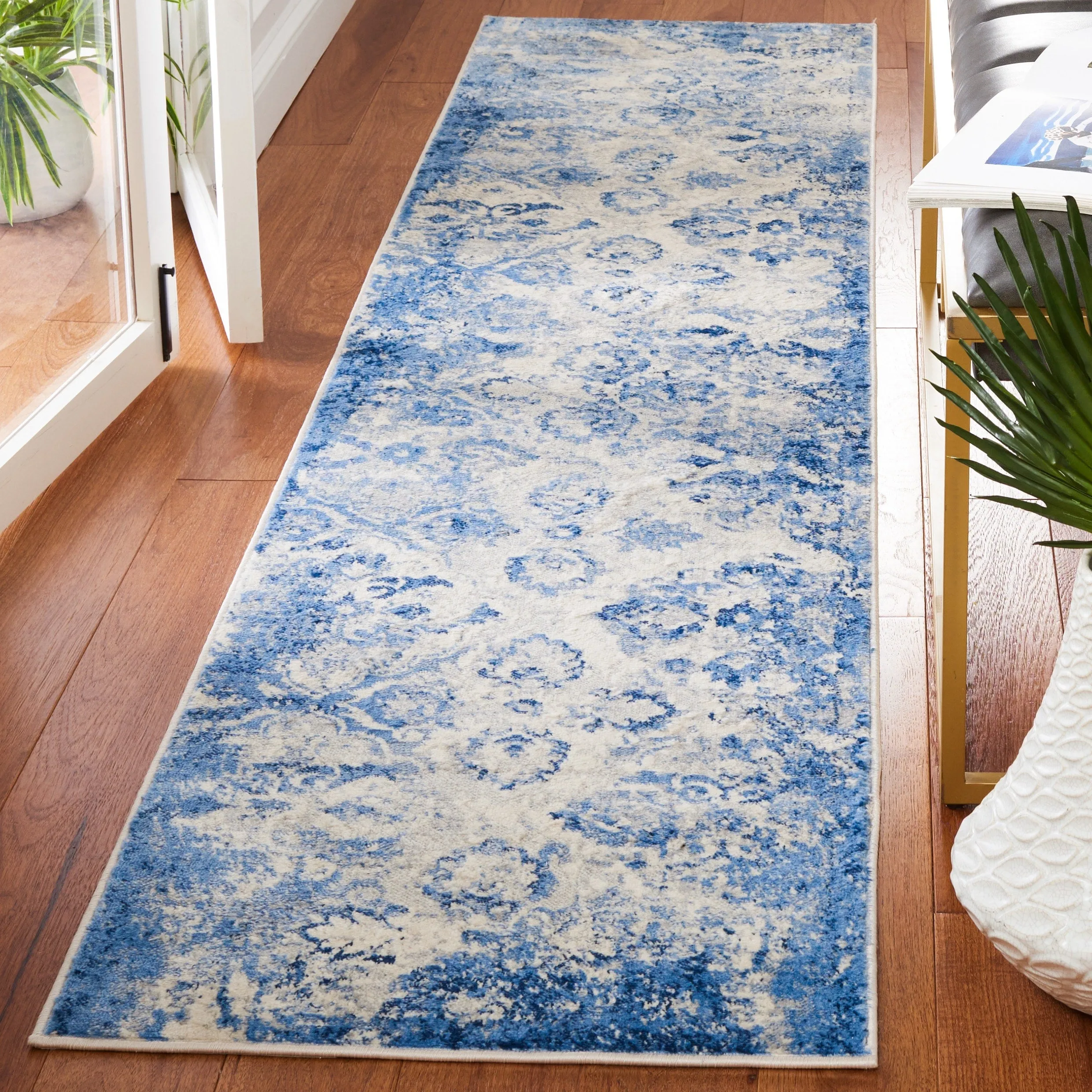 SAFAVIEH Brentwood Siru Traditional Rug
