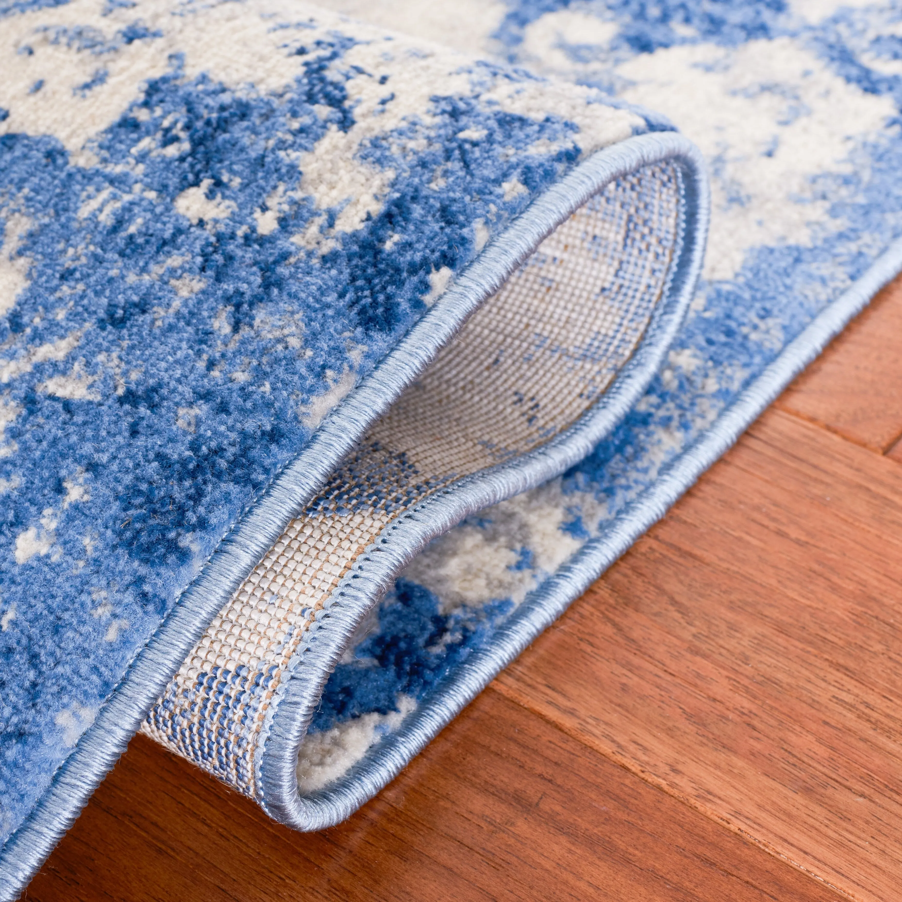 SAFAVIEH Brentwood Siru Traditional Rug