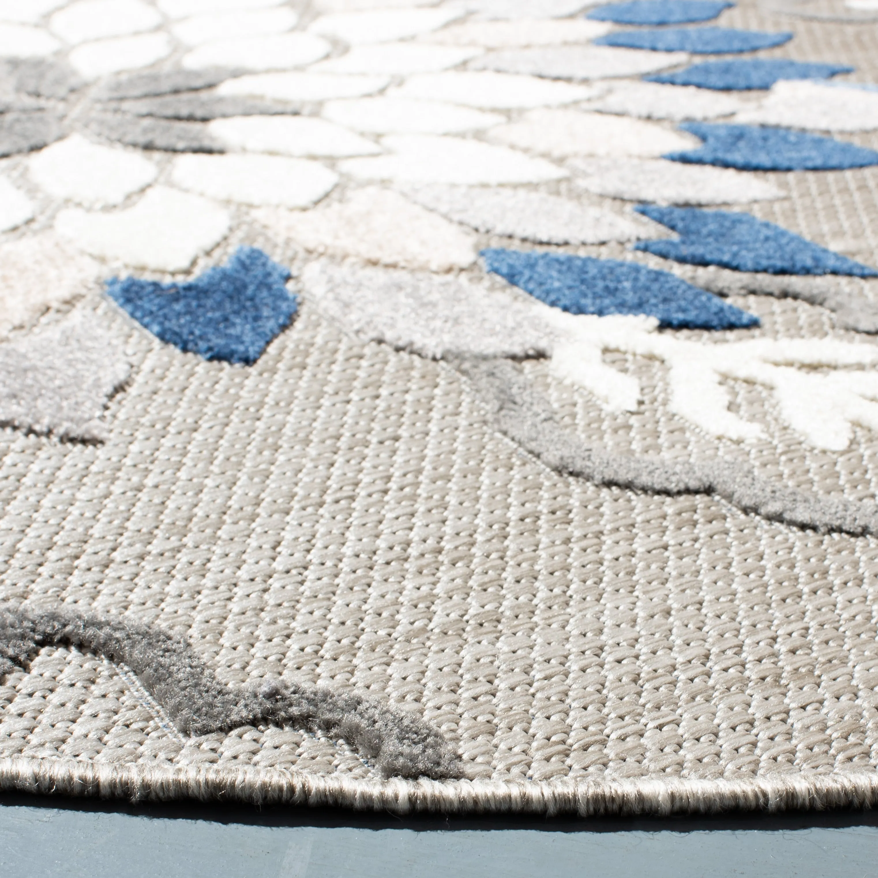 SAFAVIEH Cabana Ortrun Indoor/ Outdoor Waterproof Patio Floral Rug