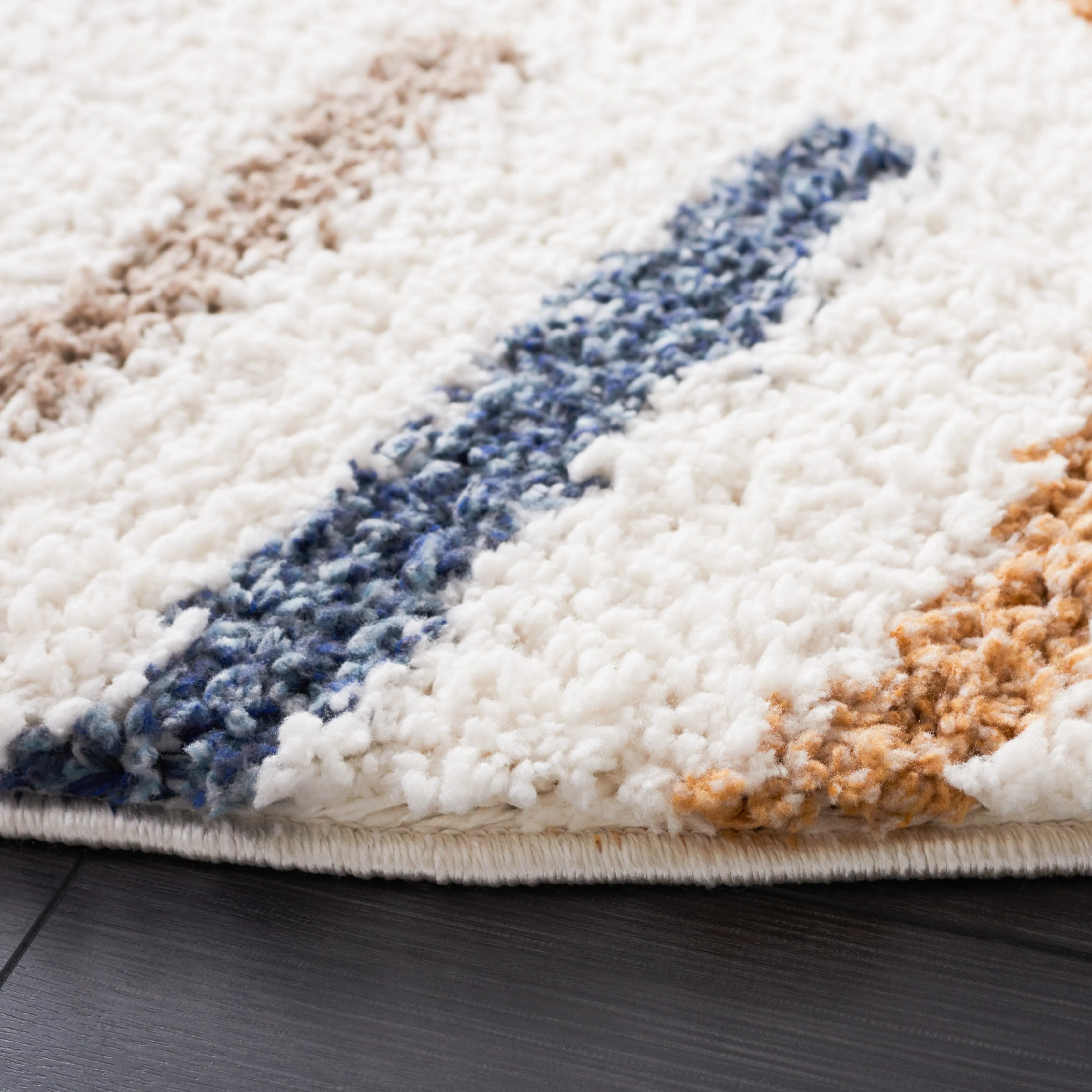 SAFAVIEH Calico Shag Orly Geometric 1.5-inch Thick Rug