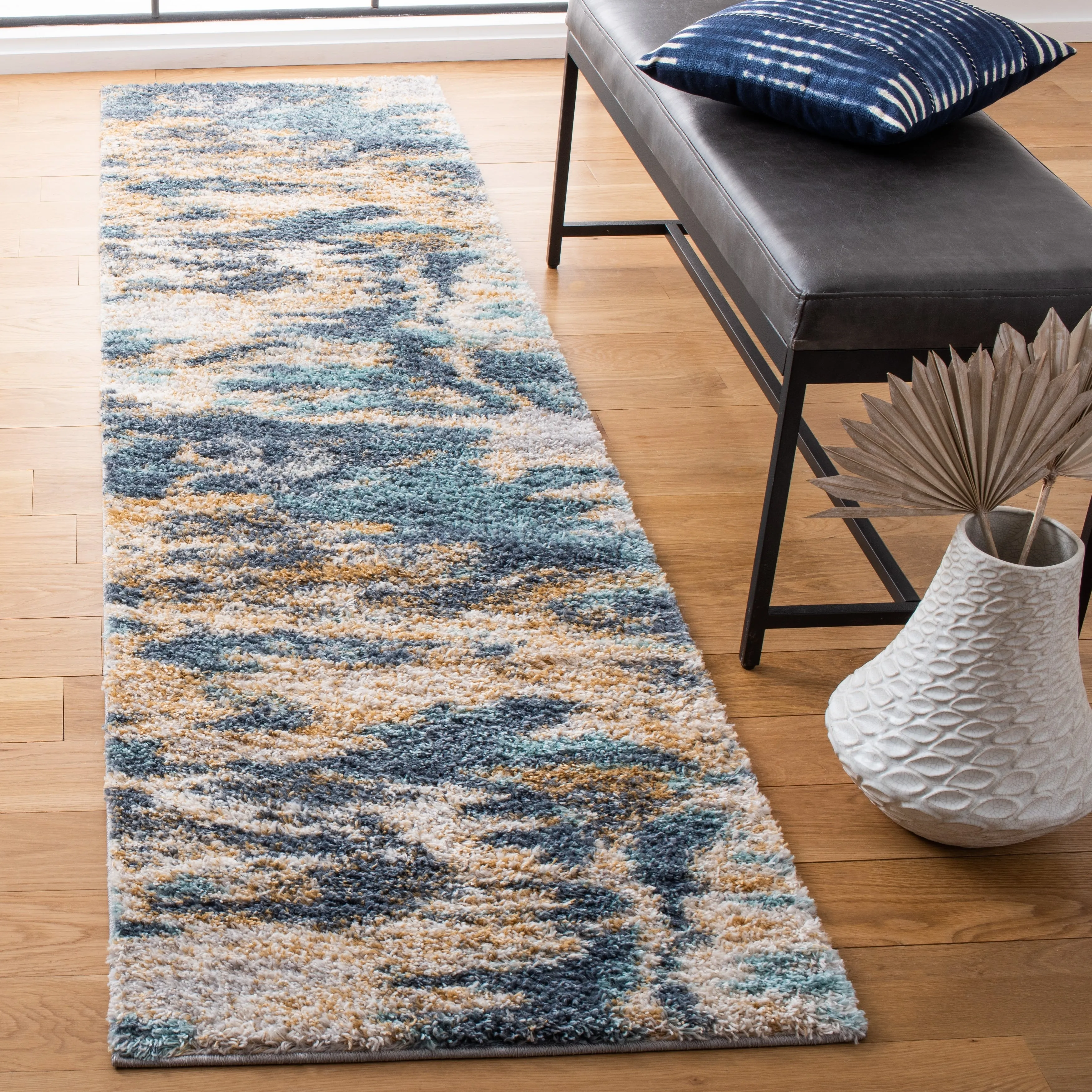 SAFAVIEH Calista Shag Azucena Abstract 1-inch Thick Rug