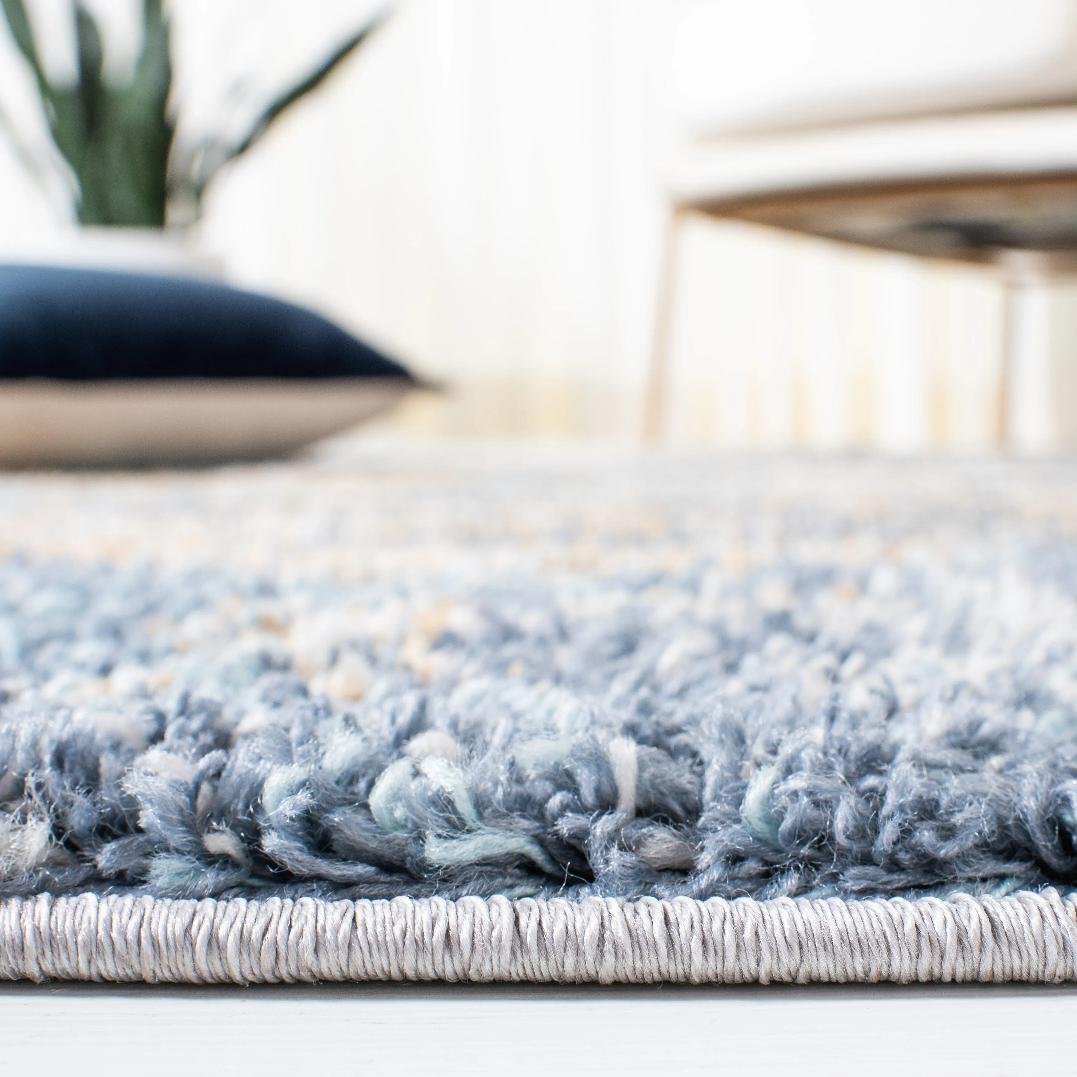 SAFAVIEH Calista Shag Azucena Abstract 1-inch Thick Rug