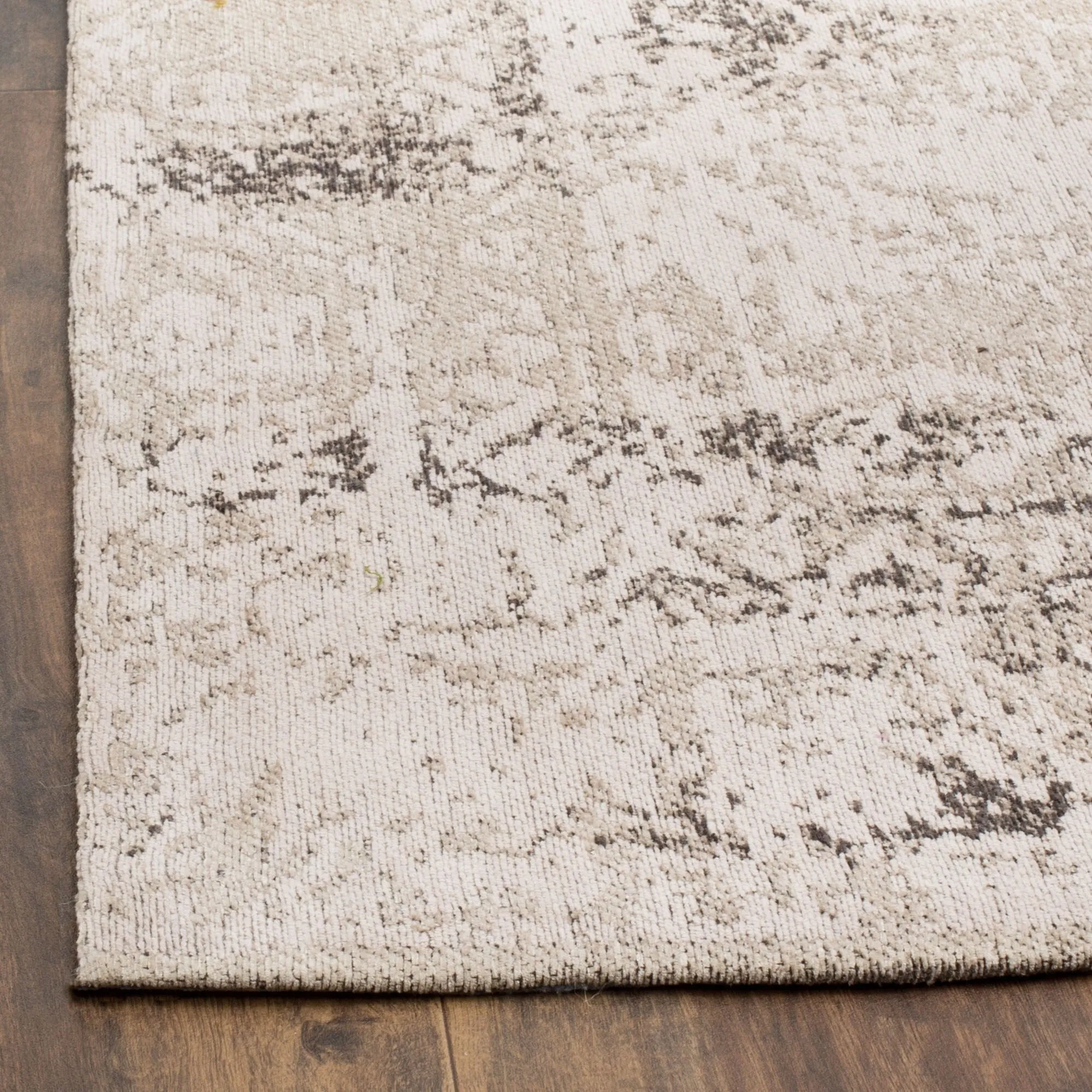 SAFAVIEH Classic Vintage Boho Mientje Distressed Oriental Cotton Rug