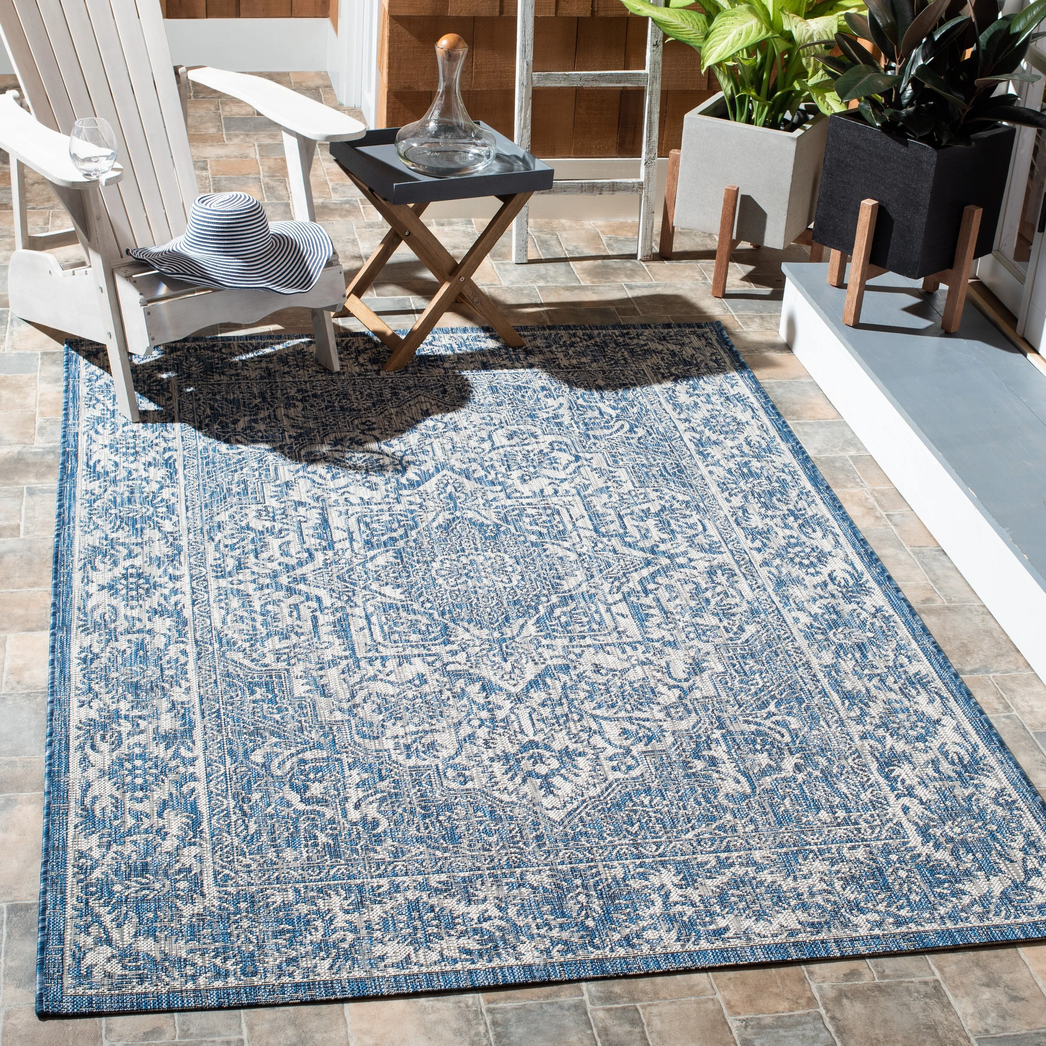 SAFAVIEH Courtyard Guylaine Indoor/ Outdoor Waterproof Patio Backyard Rug