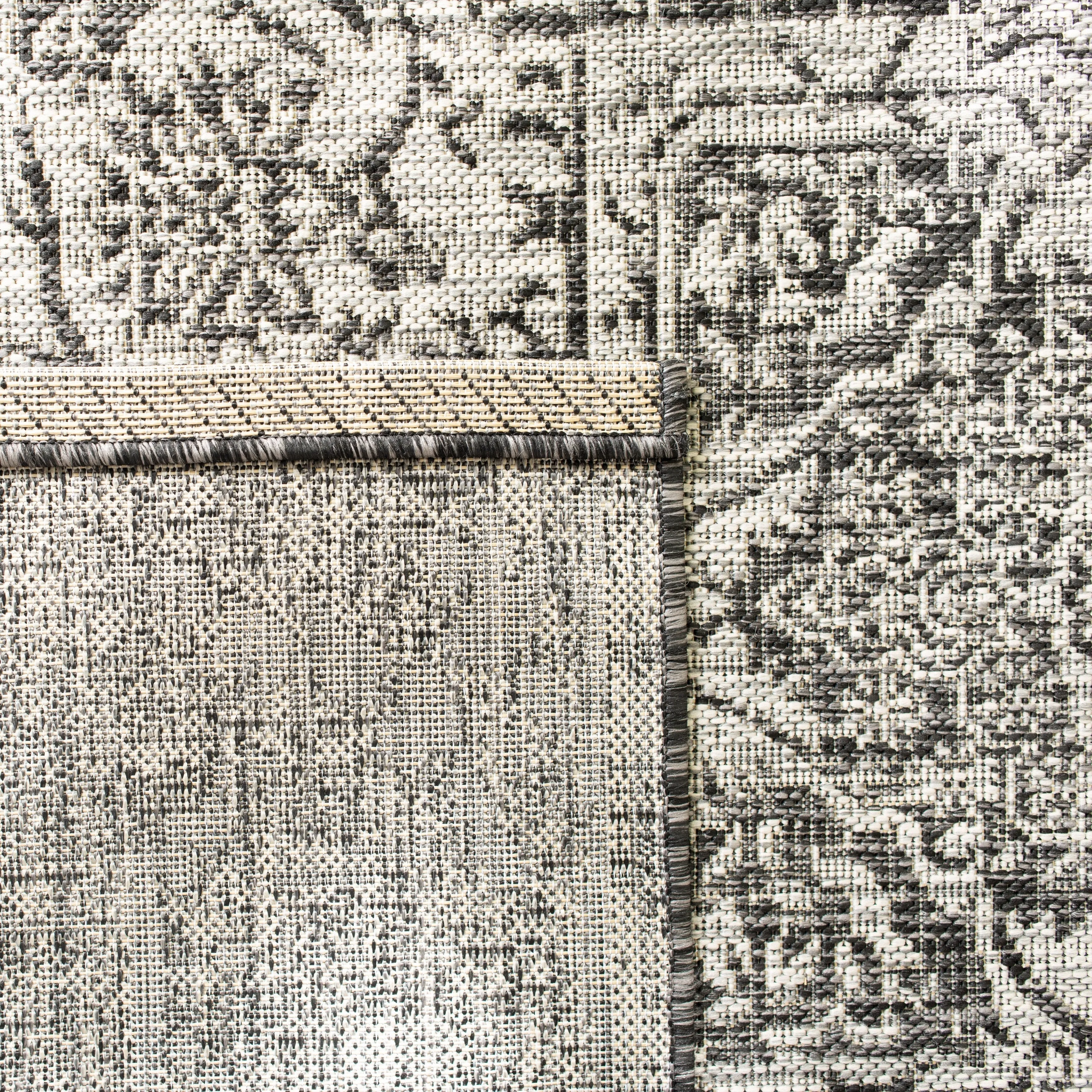 SAFAVIEH Courtyard Guylaine Indoor/ Outdoor Waterproof Patio Backyard Rug