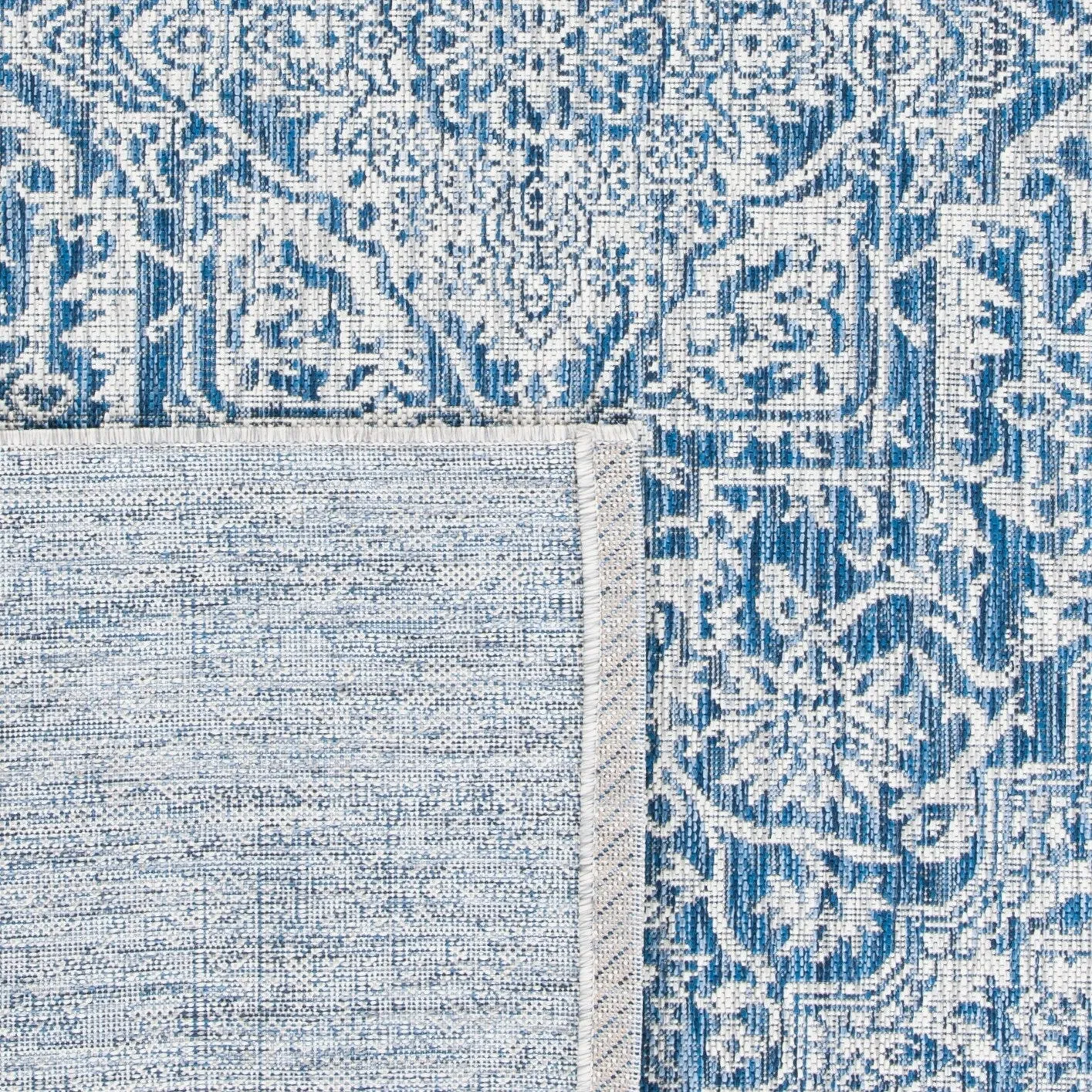 SAFAVIEH Courtyard Guylaine Indoor/ Outdoor Waterproof Patio Backyard Rug