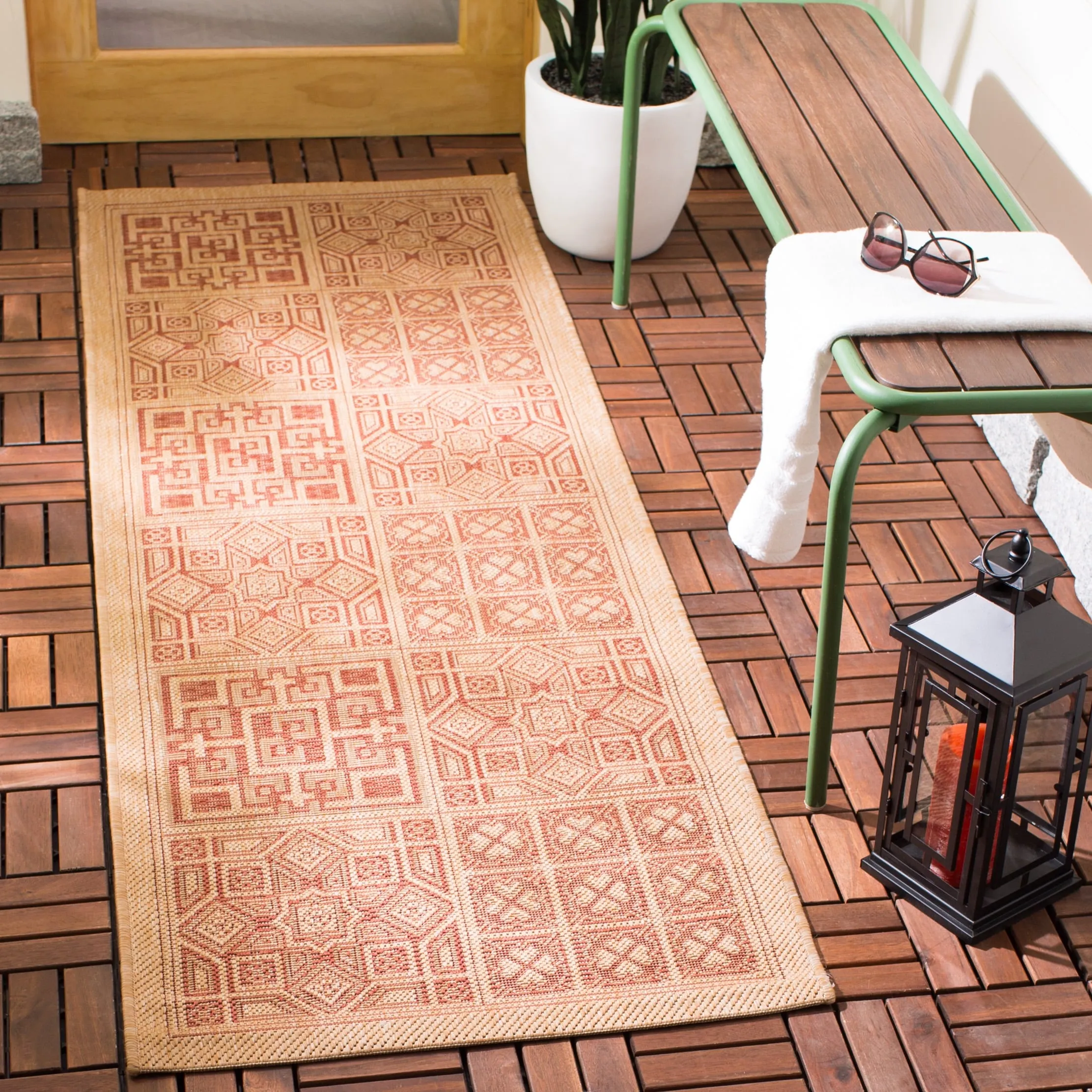 SAFAVIEH Courtyard Jacklyn Indoor/ Outdoor Waterproof Patio Backyard Rug