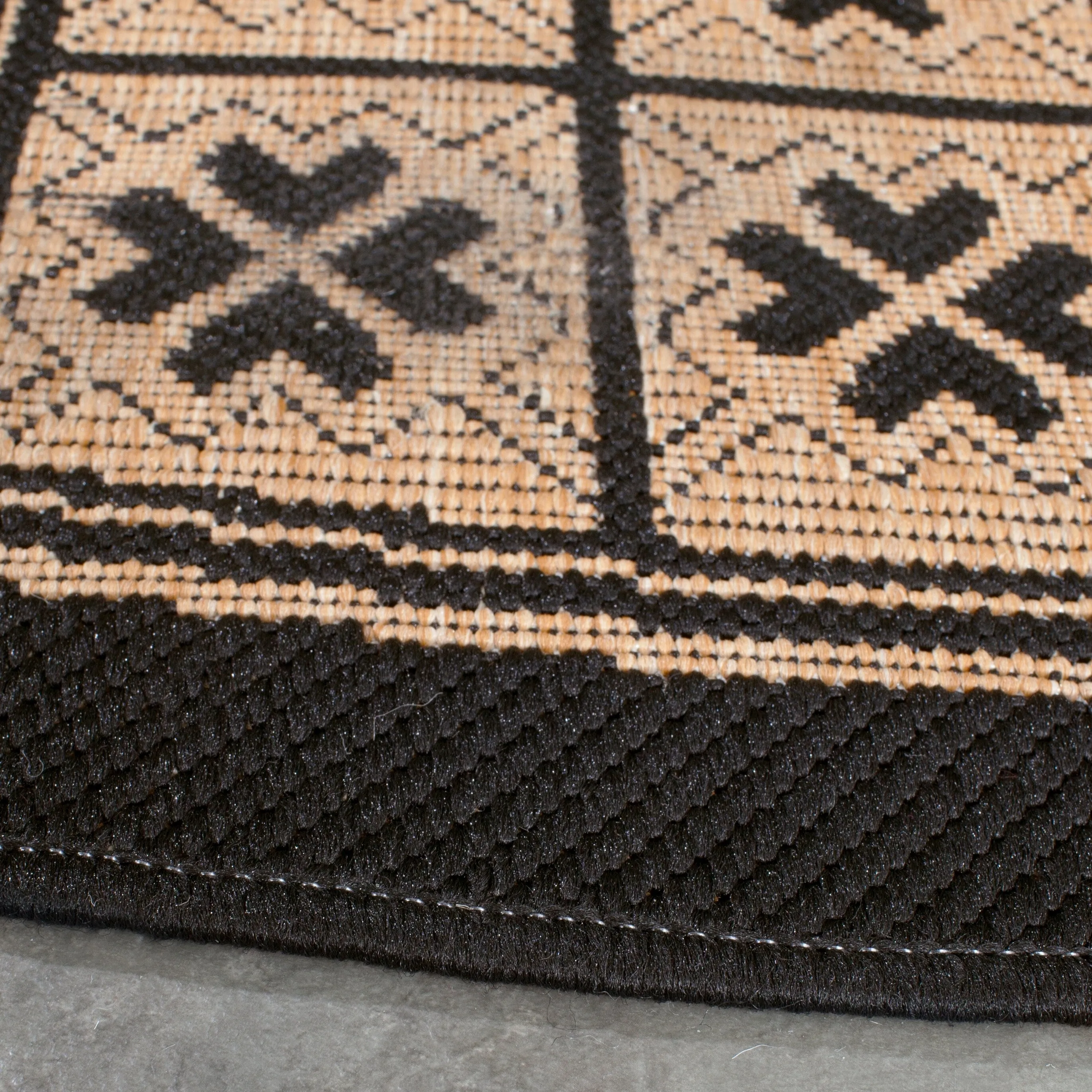 SAFAVIEH Courtyard Jacklyn Indoor/ Outdoor Waterproof Patio Backyard Rug