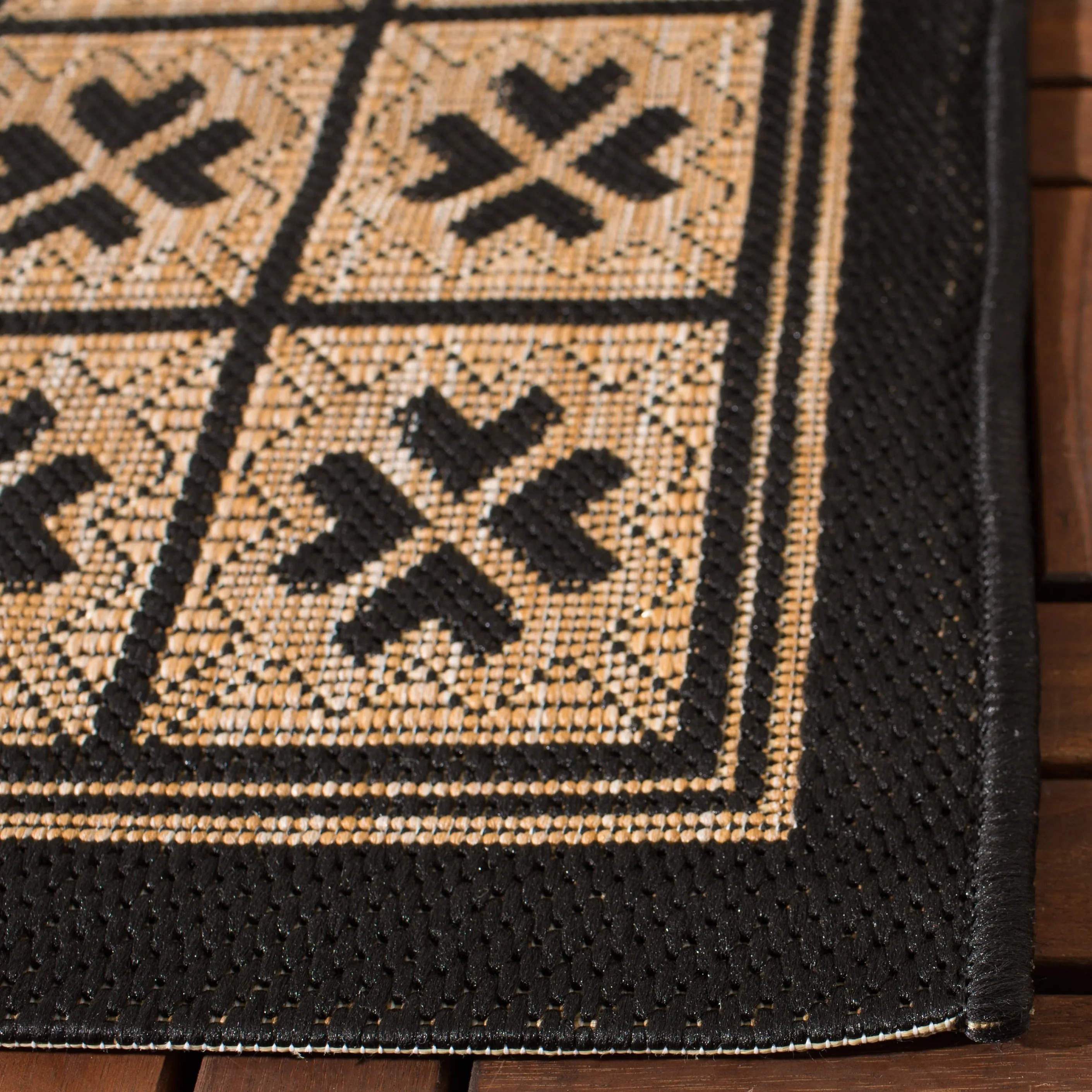 SAFAVIEH Courtyard Jacklyn Indoor/ Outdoor Waterproof Patio Backyard Rug