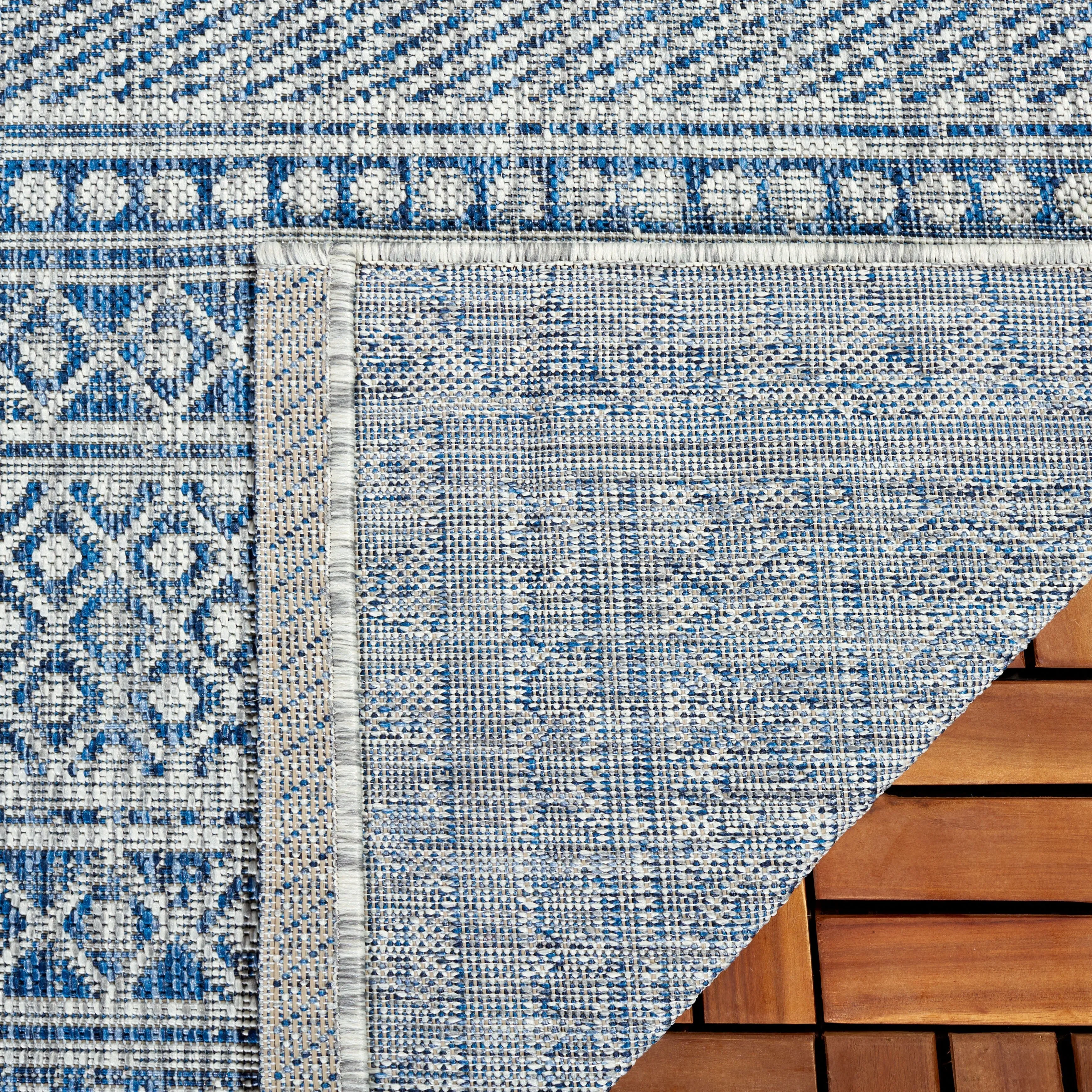 SAFAVIEH Courtyard Marje Transitional Rug
