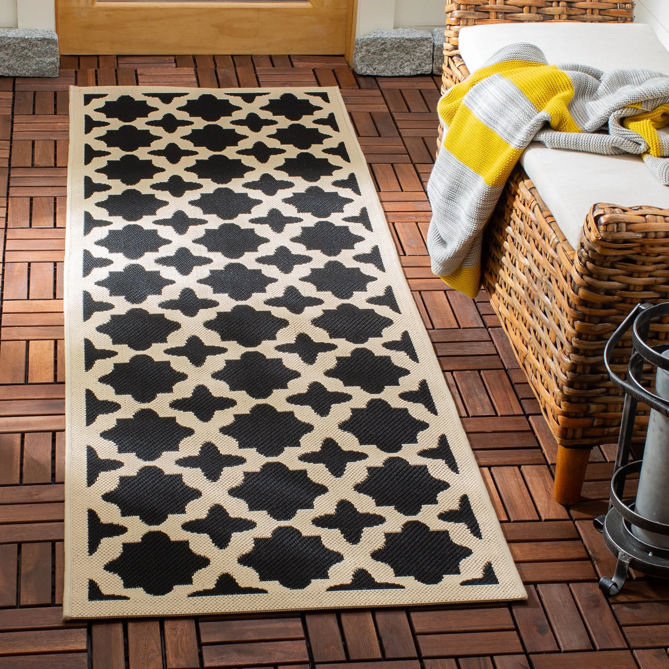 SAFAVIEH Courtyard Myrianne Indoor/ Outdoor Waterproof Patio Backyard Rug