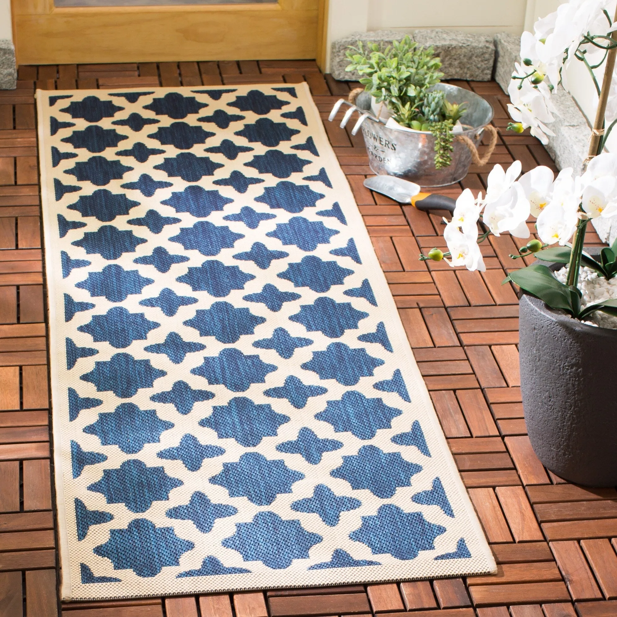 SAFAVIEH Courtyard Myrianne Indoor/ Outdoor Waterproof Patio Backyard Rug