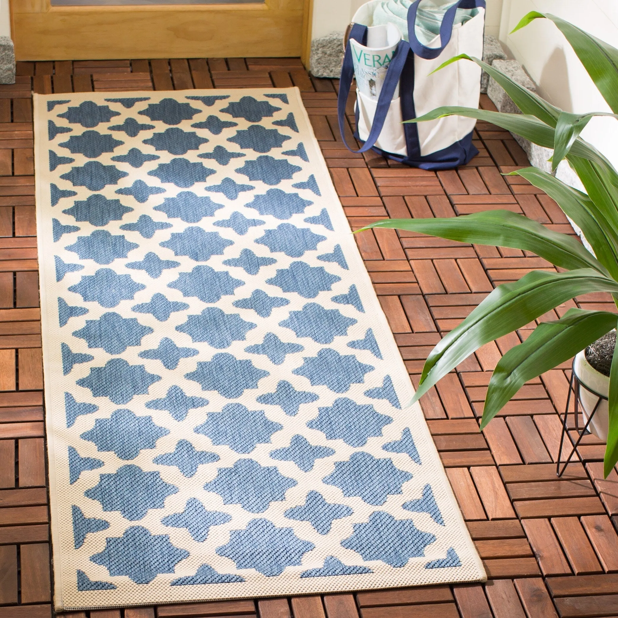 SAFAVIEH Courtyard Myrianne Indoor/ Outdoor Waterproof Patio Backyard Rug