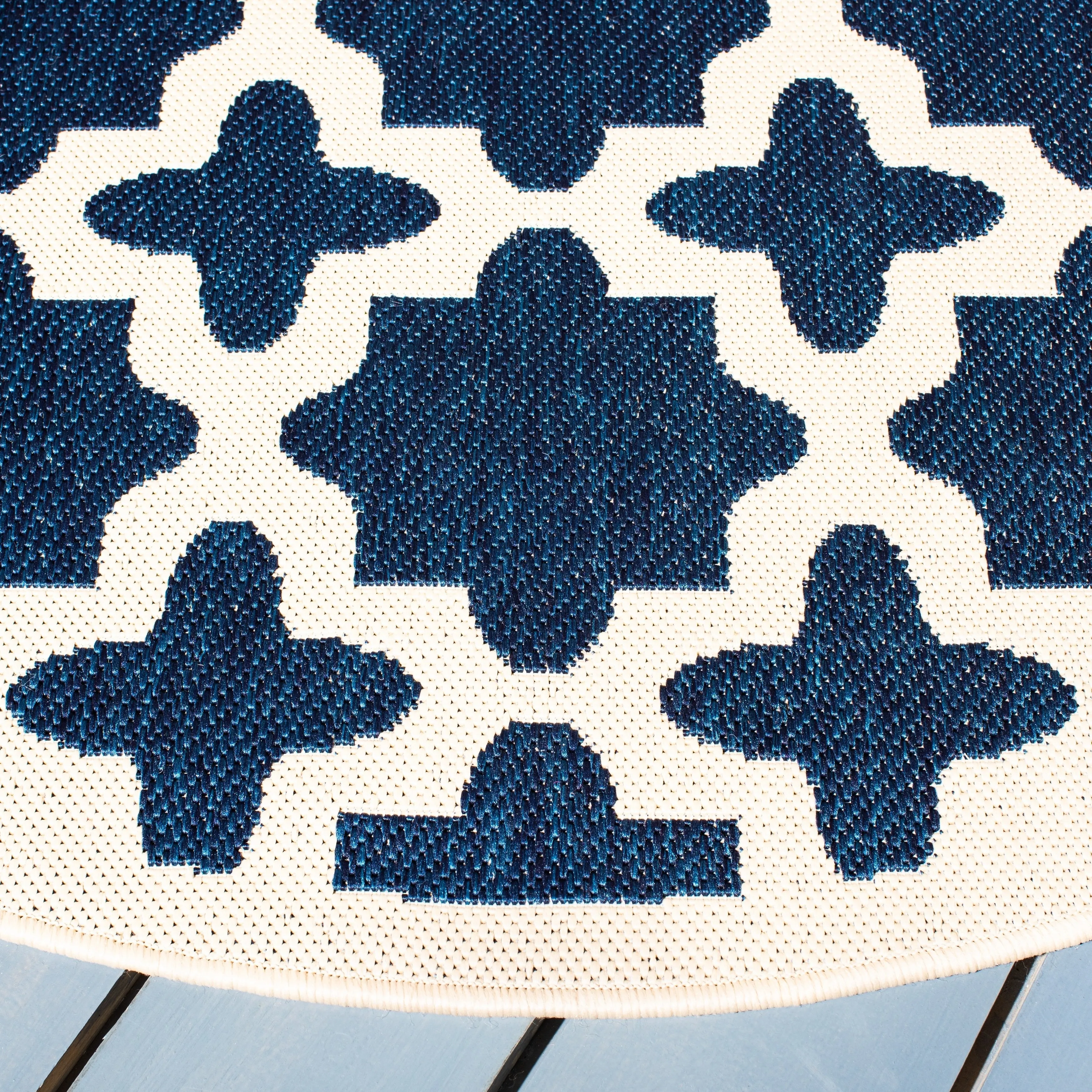 SAFAVIEH Courtyard Myrianne Indoor/ Outdoor Waterproof Patio Backyard Rug