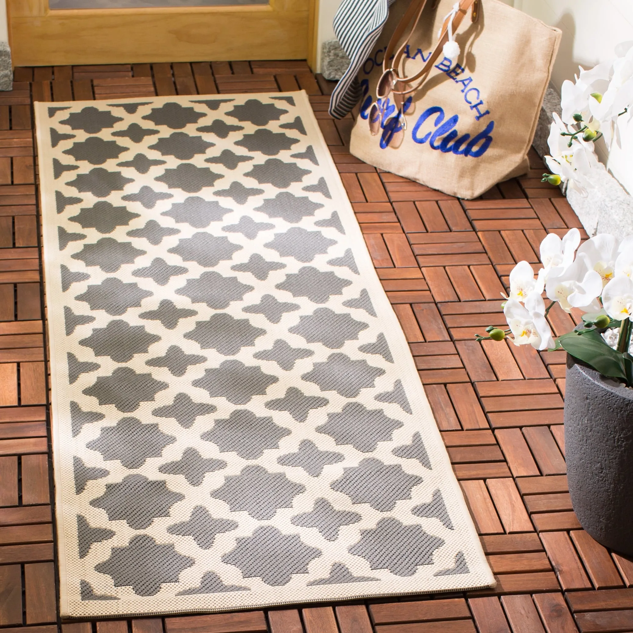 SAFAVIEH Courtyard Myrianne Indoor/ Outdoor Waterproof Patio Backyard Rug