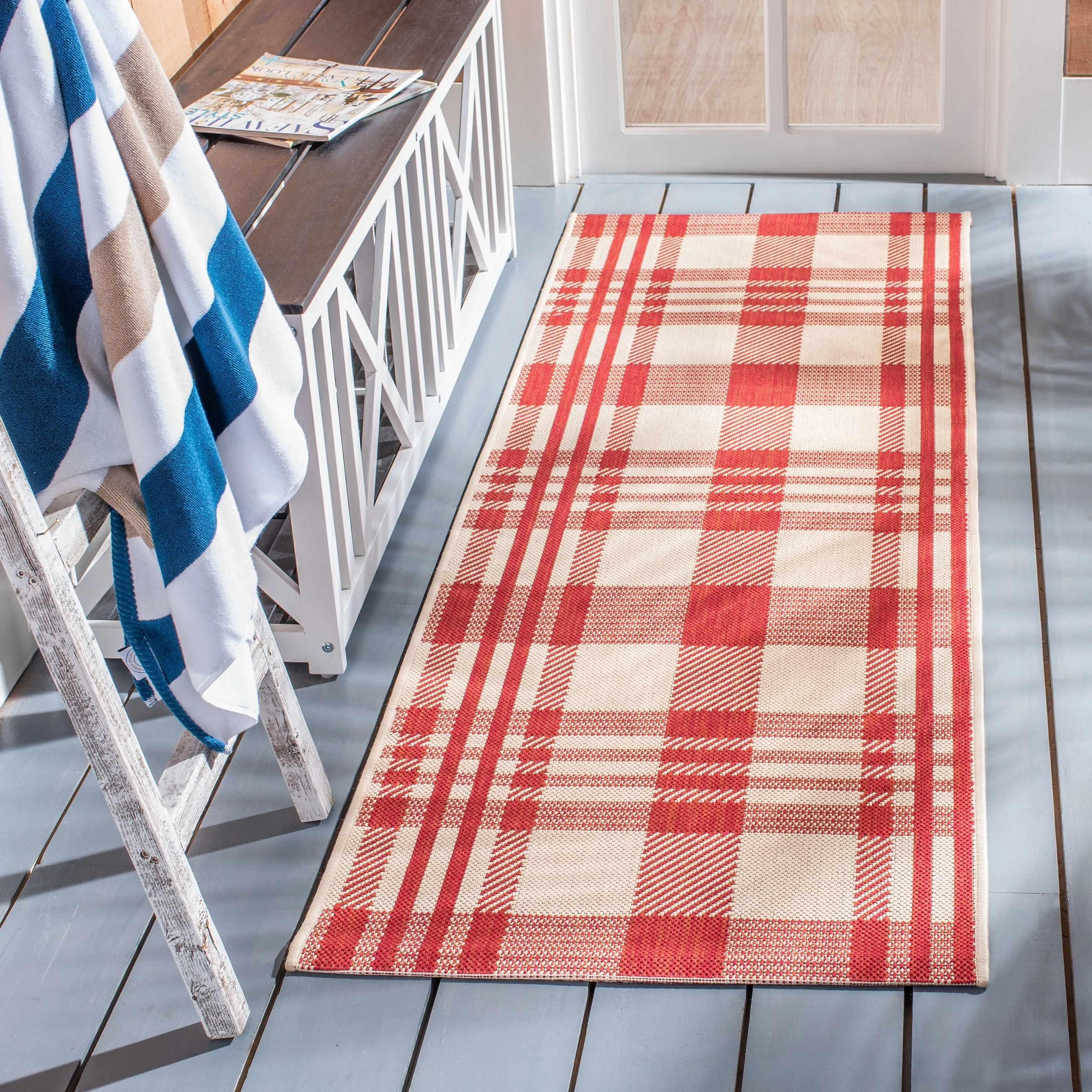 SAFAVIEH Courtyard Oriole Plaid Indoor/ Outdoor Waterproof Patio Backyard.