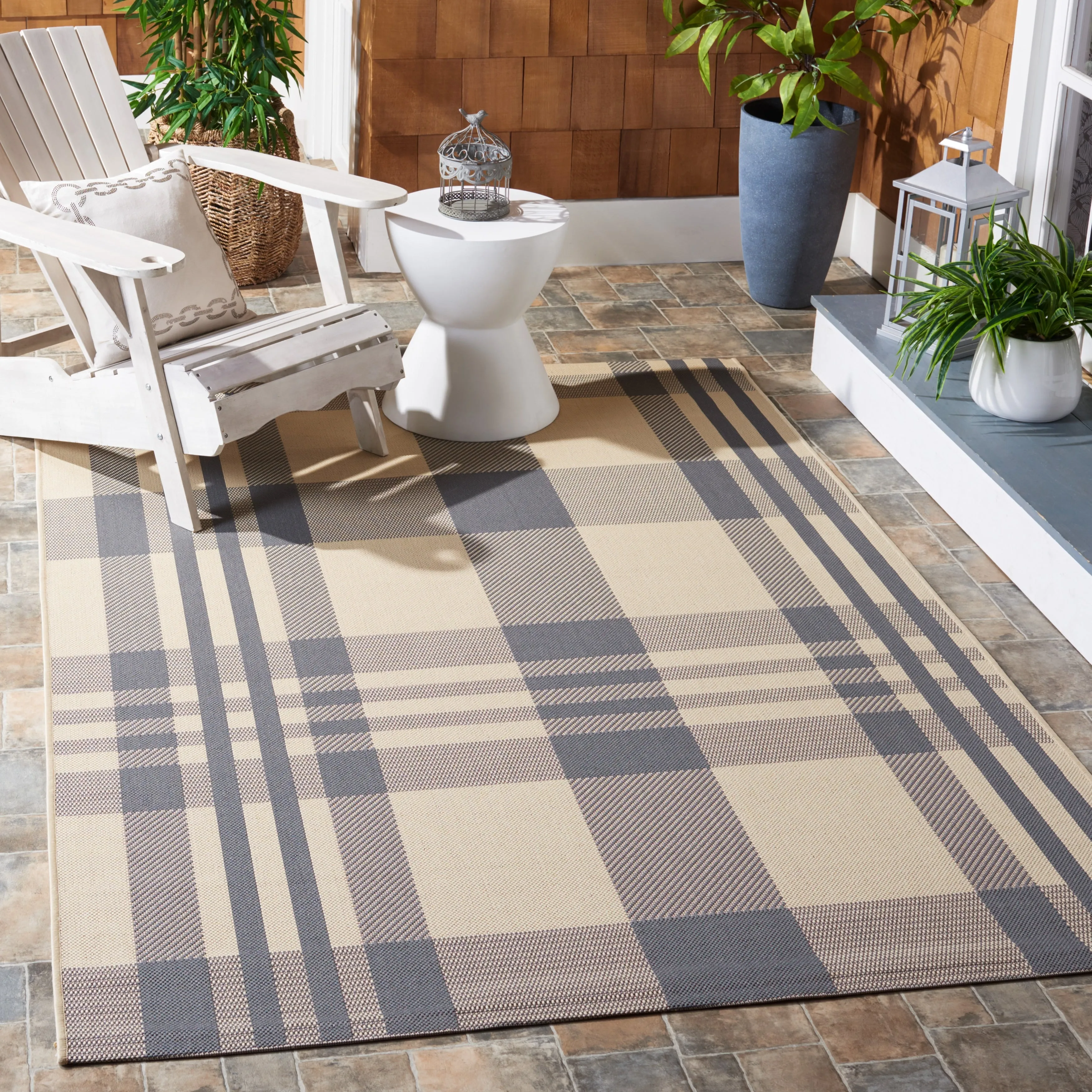 SAFAVIEH Courtyard Oriole Plaid Indoor/ Outdoor Waterproof Patio Backyard.
