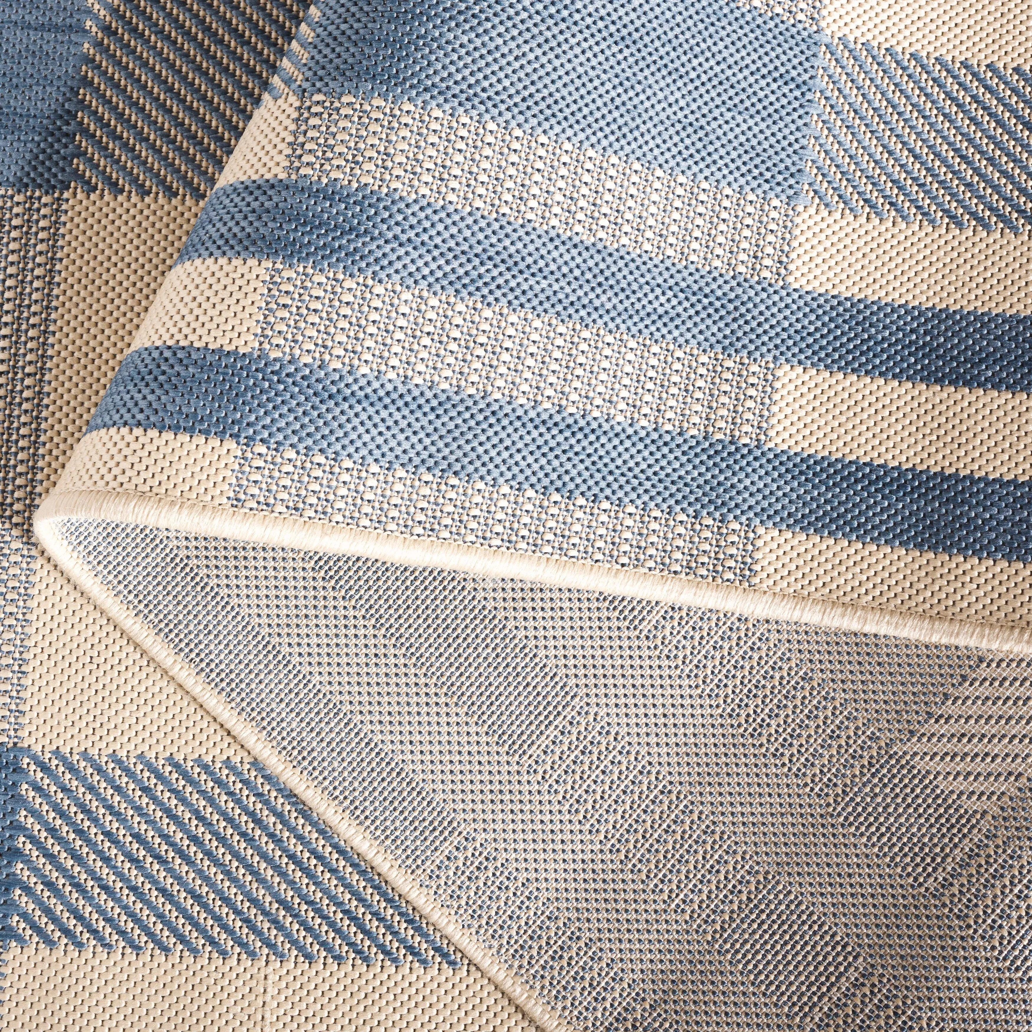 SAFAVIEH Courtyard Oriole Plaid Indoor/ Outdoor Waterproof Patio Backyard.