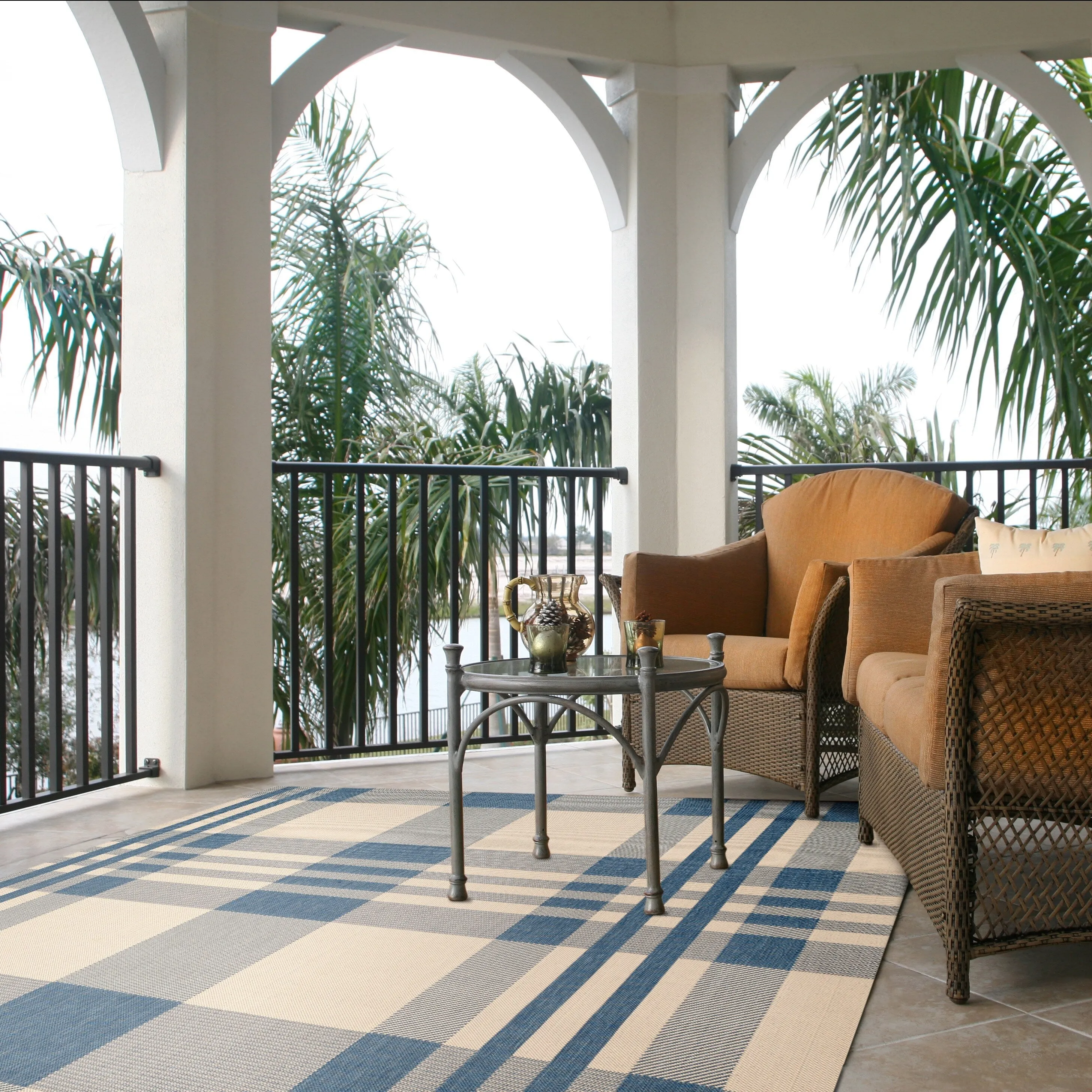 SAFAVIEH Courtyard Oriole Plaid Indoor/ Outdoor Waterproof Patio Backyard.