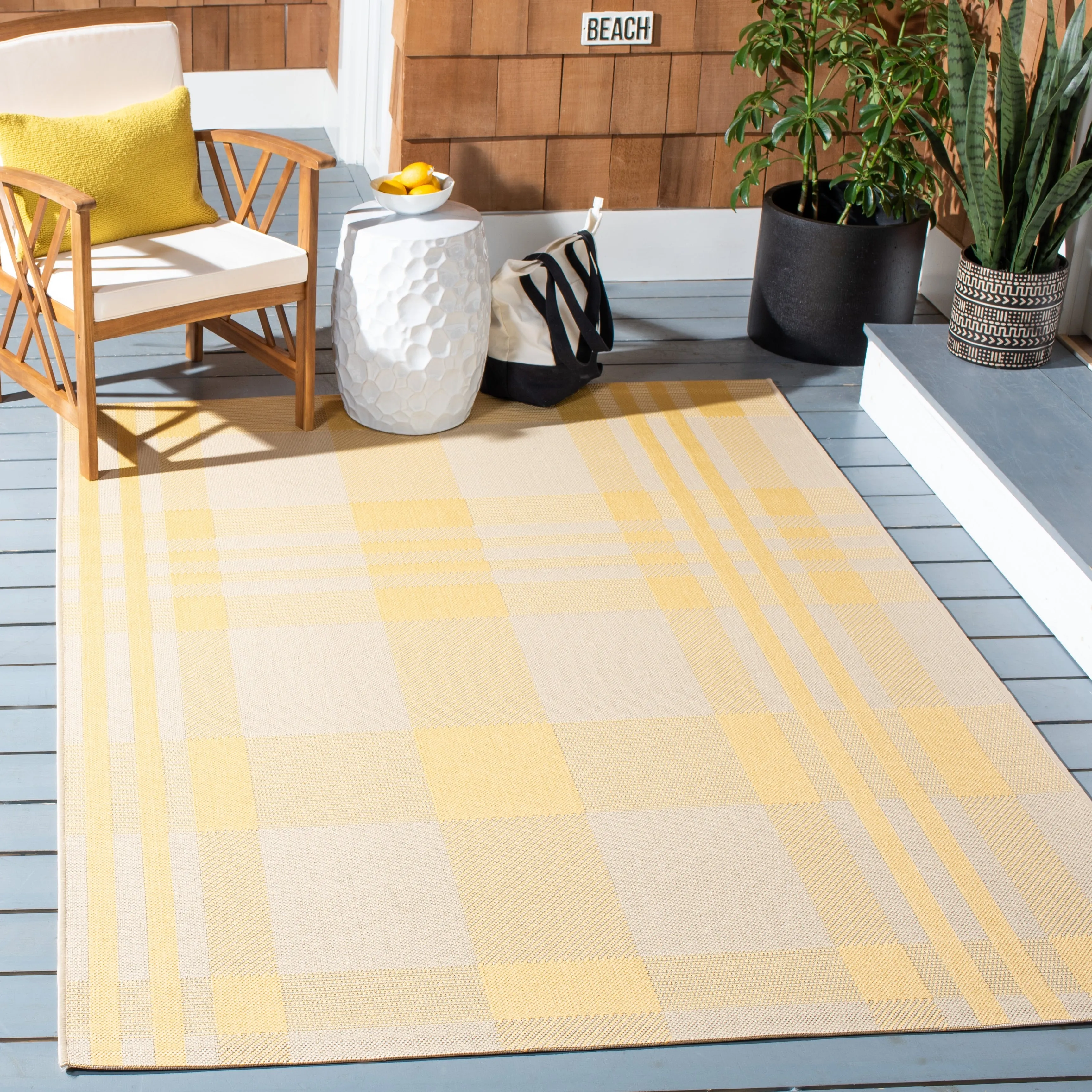 SAFAVIEH Courtyard Oriole Plaid Indoor/ Outdoor Waterproof Patio Backyard.