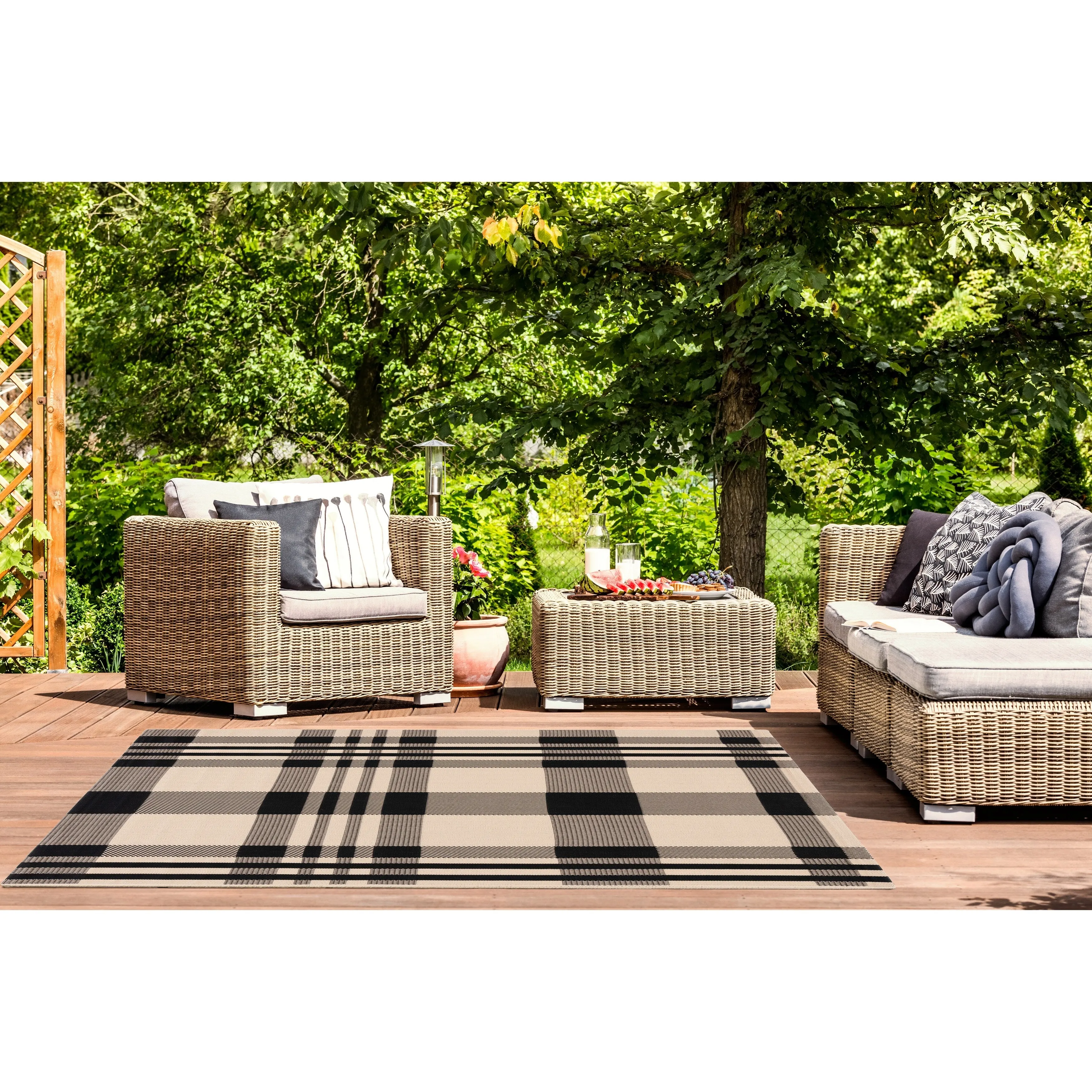 SAFAVIEH Courtyard Oriole Plaid Indoor/ Outdoor Waterproof Patio Backyard.
