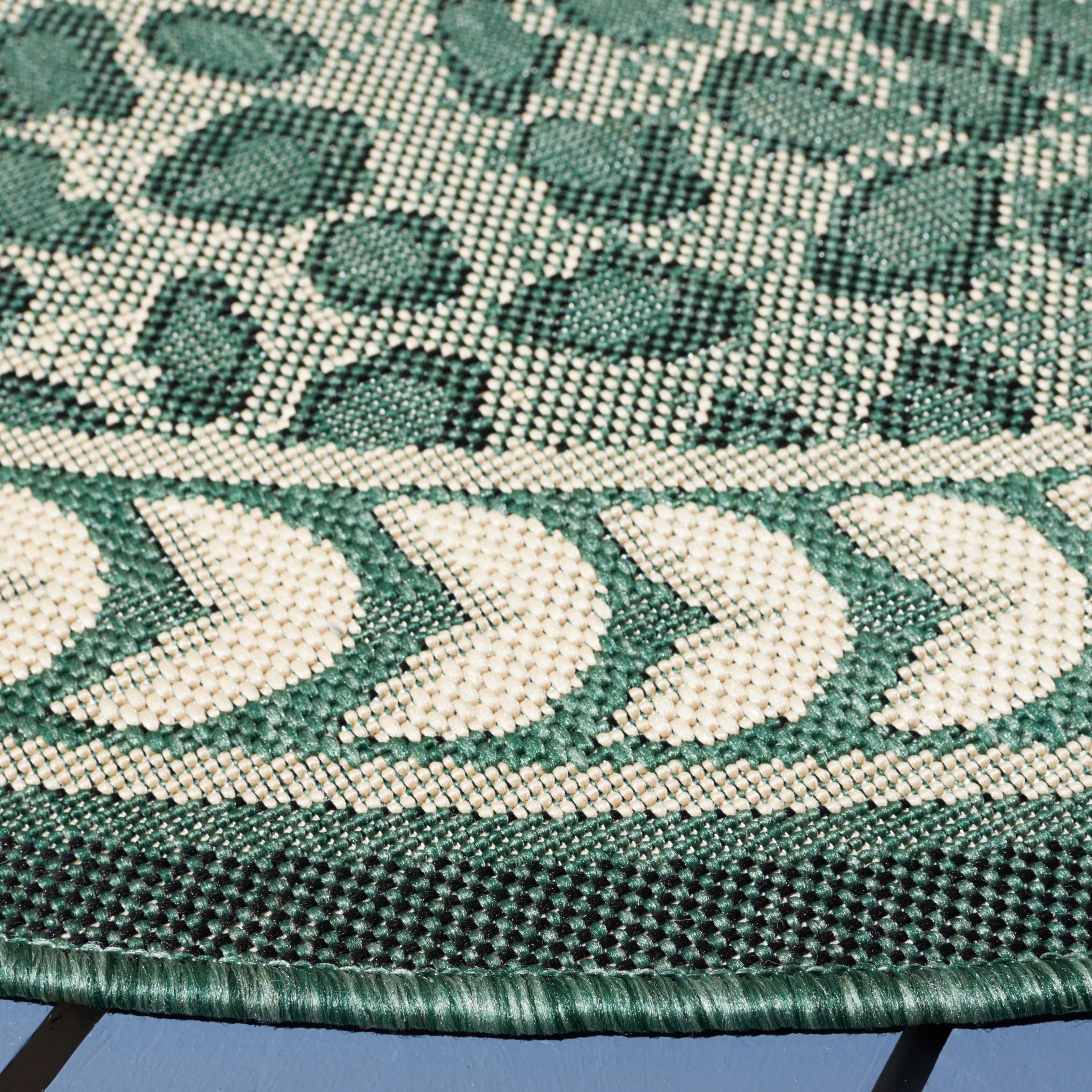 SAFAVIEH Courtyard Sanyi Indoor/ Outdoor Waterproof Patio Backyard Rug