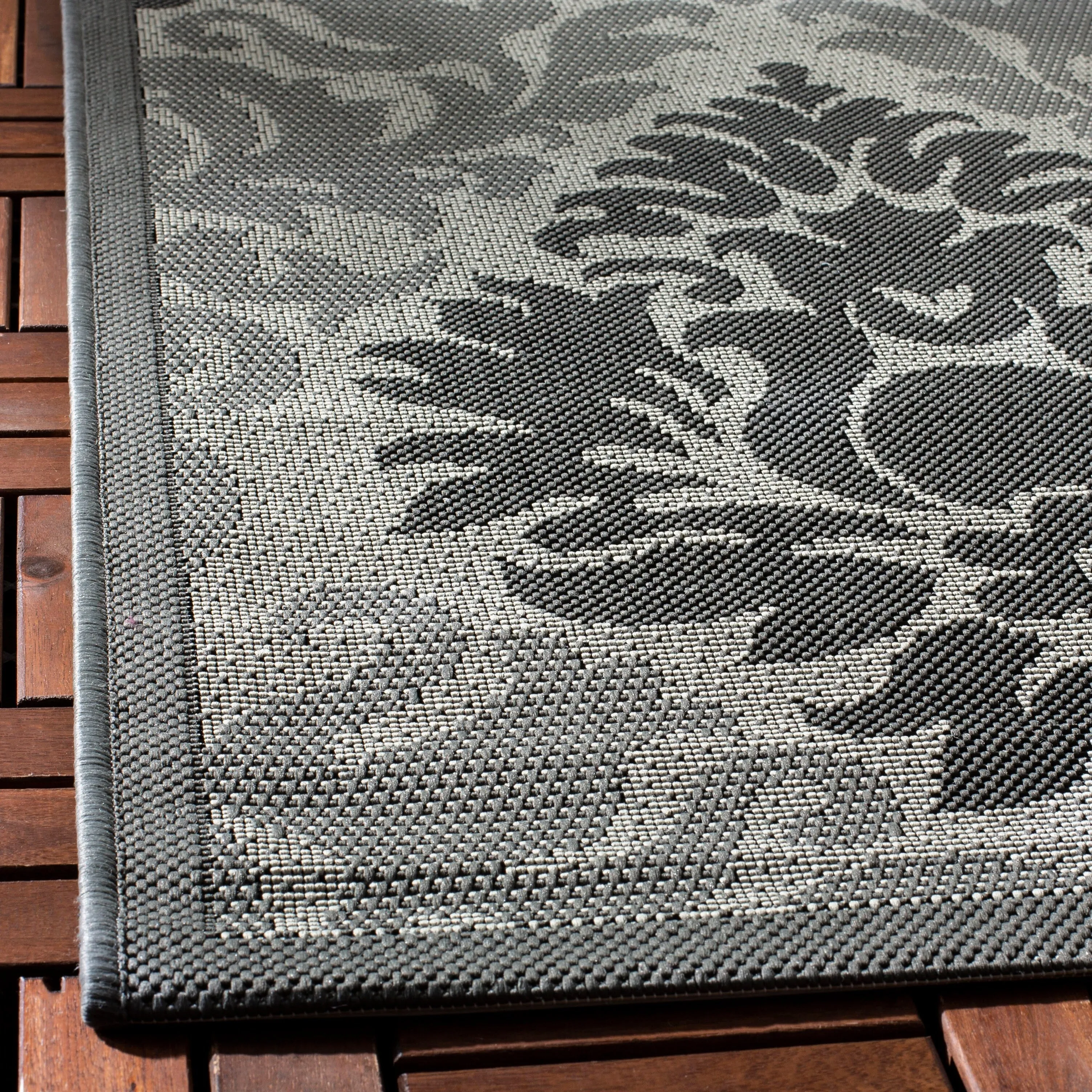 SAFAVIEH Courtyard Vicki Indoor/ Outdoor Waterproof Patio Backyard Rug