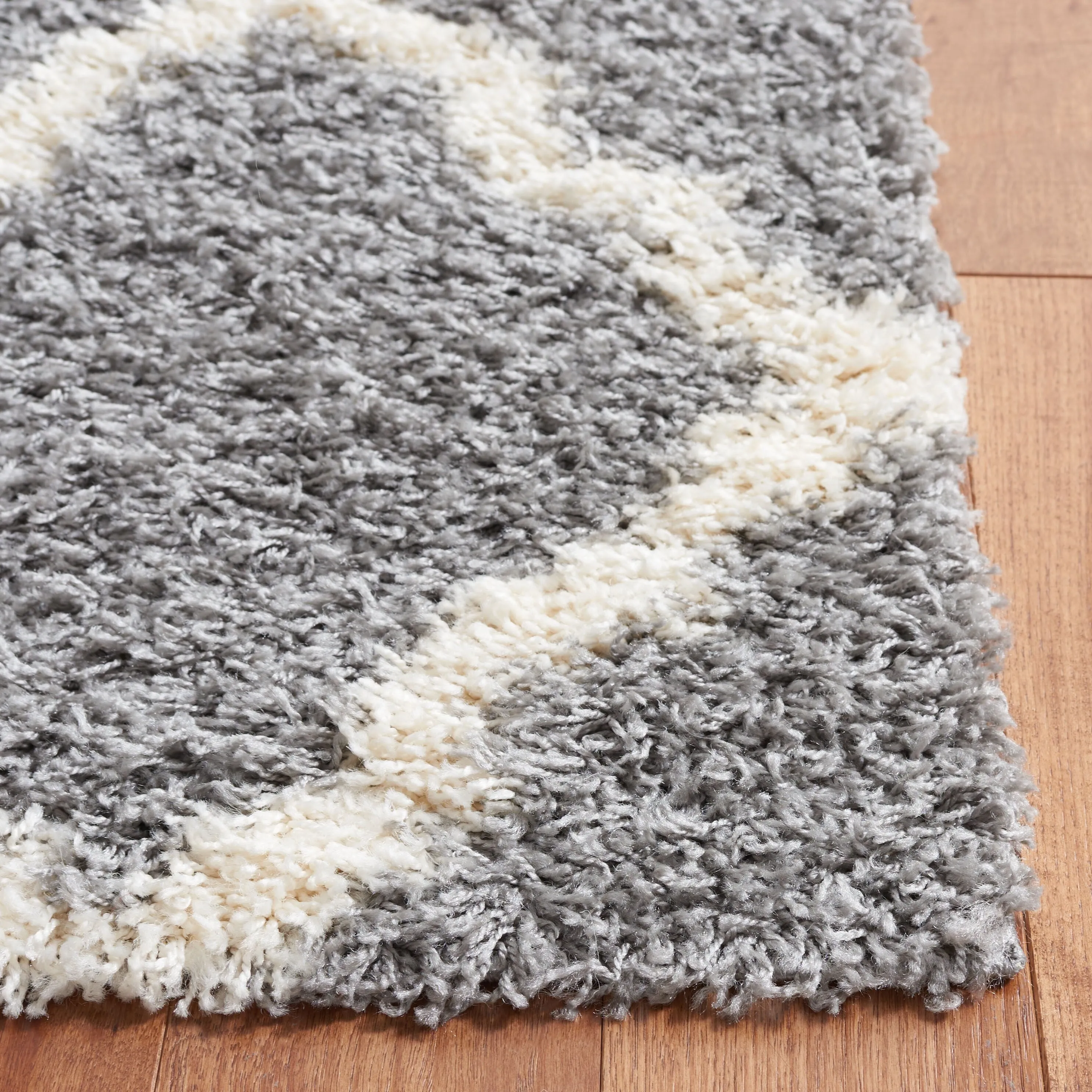 SAFAVIEH Dallas Shag Giusy Trellis 1.5-inch Thick Rug - Grey/Ivory - 10' x 14'