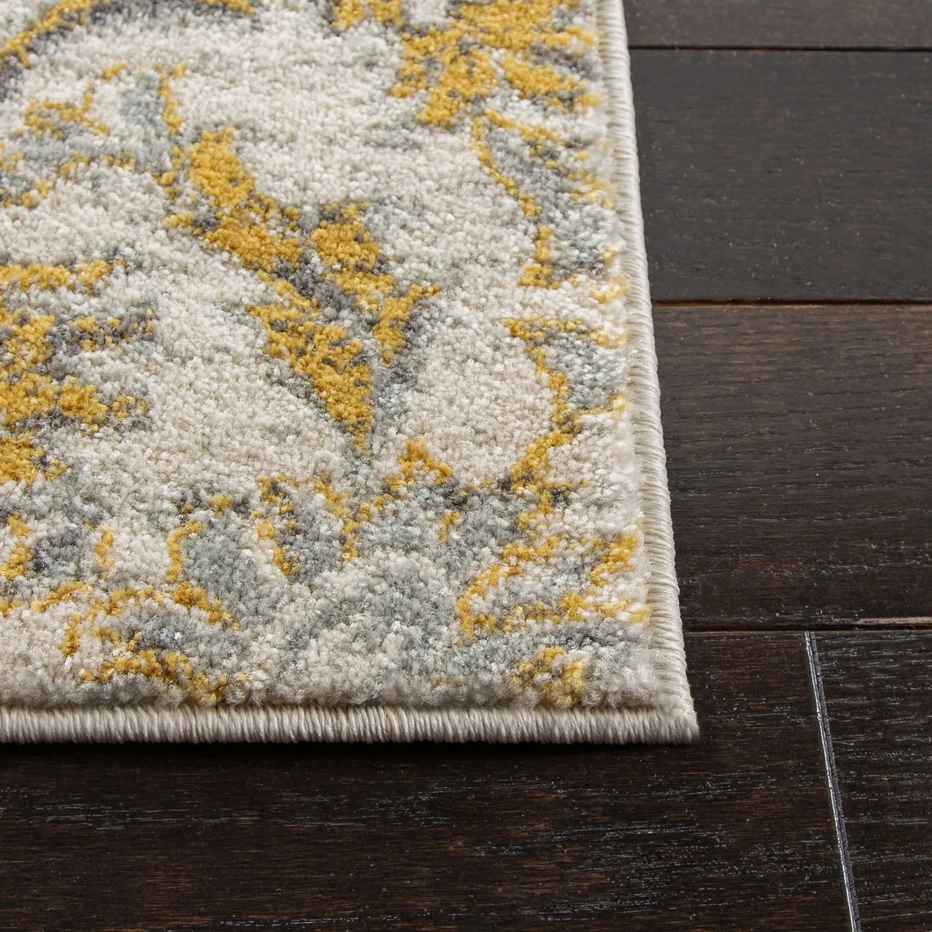 SAFAVIEH Evoke Krijna Vintage Damask Rug