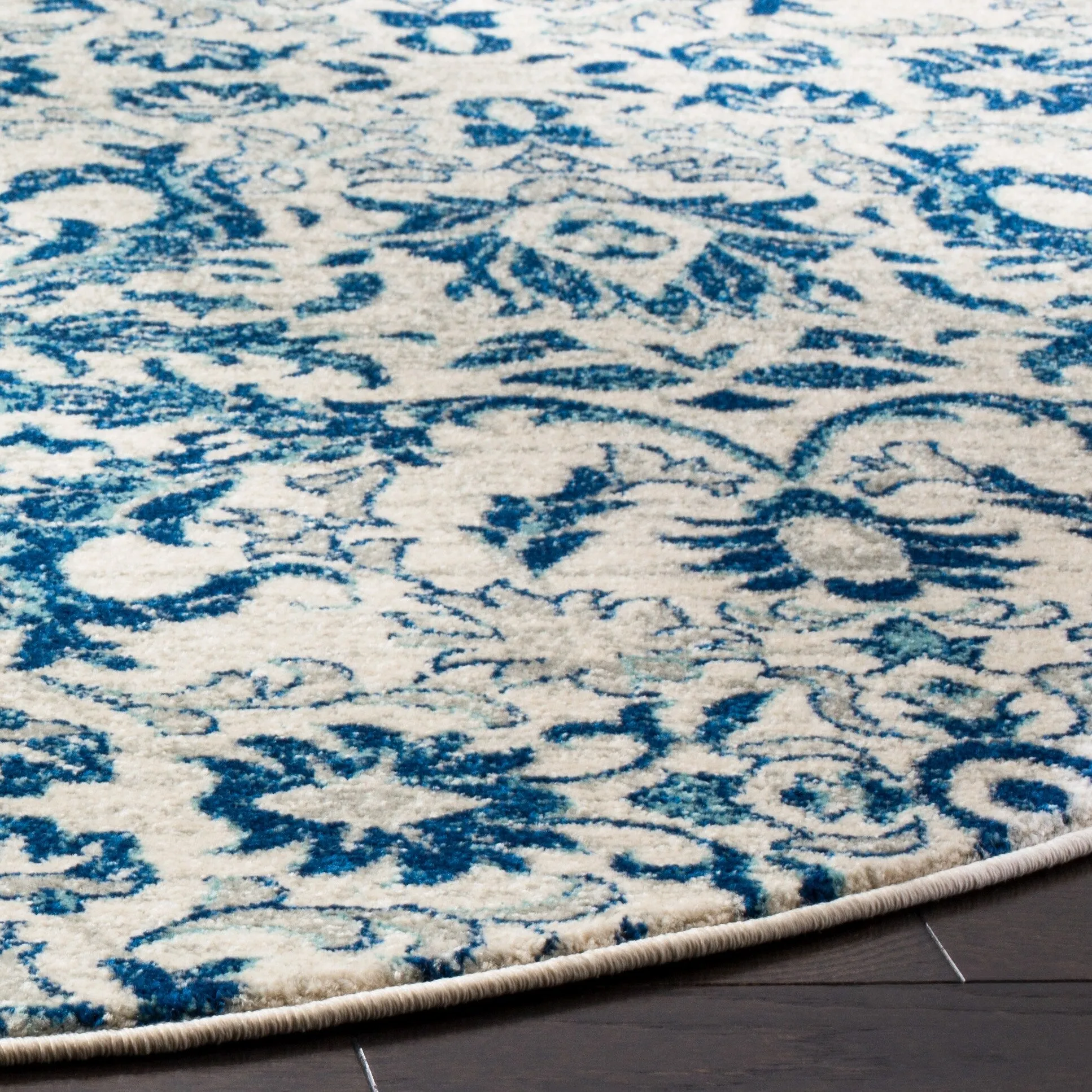 SAFAVIEH Evoke Krijna Vintage Damask Rug