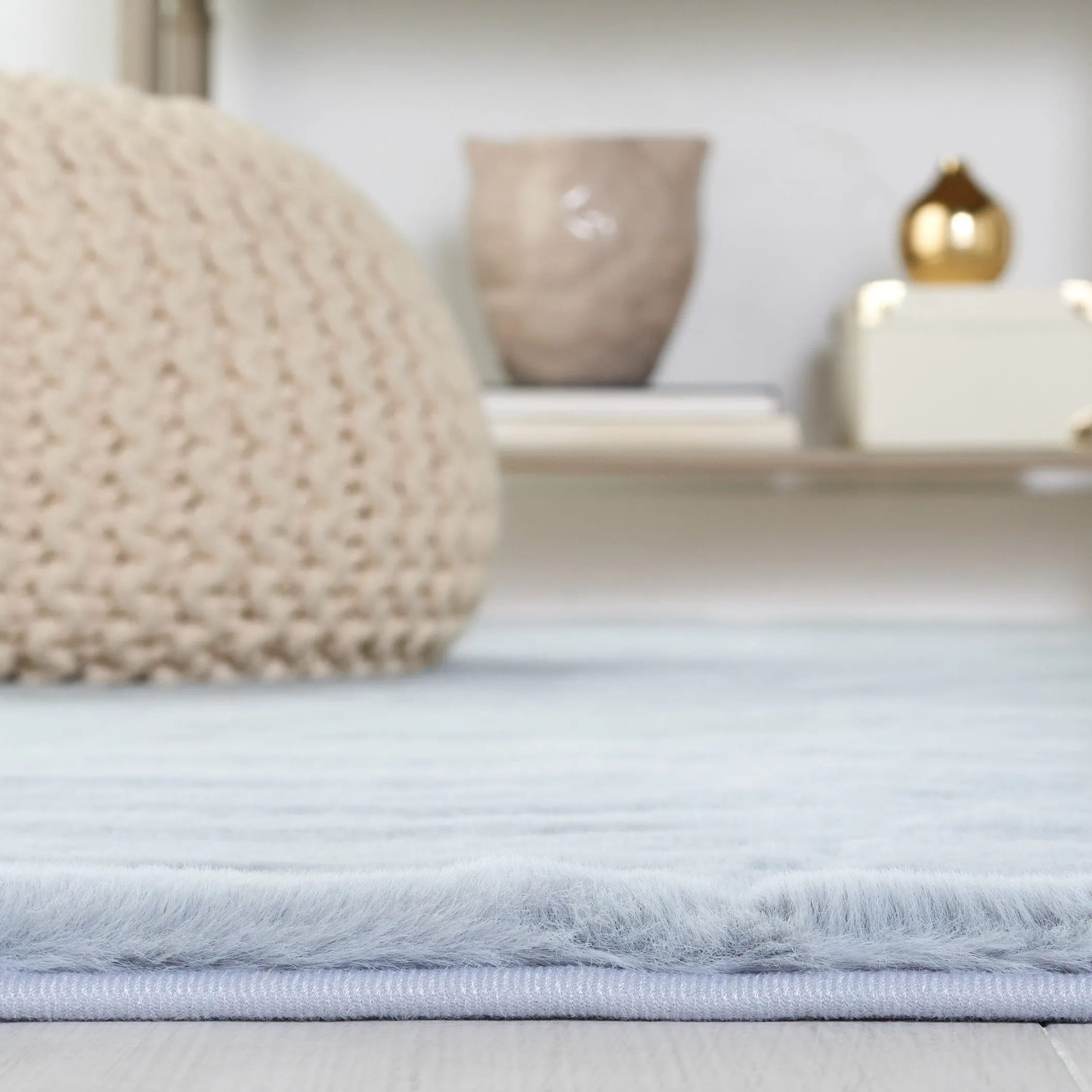 SAFAVIEH Faux Rabbit Auzinda Washable Fur Solid Shag Rug