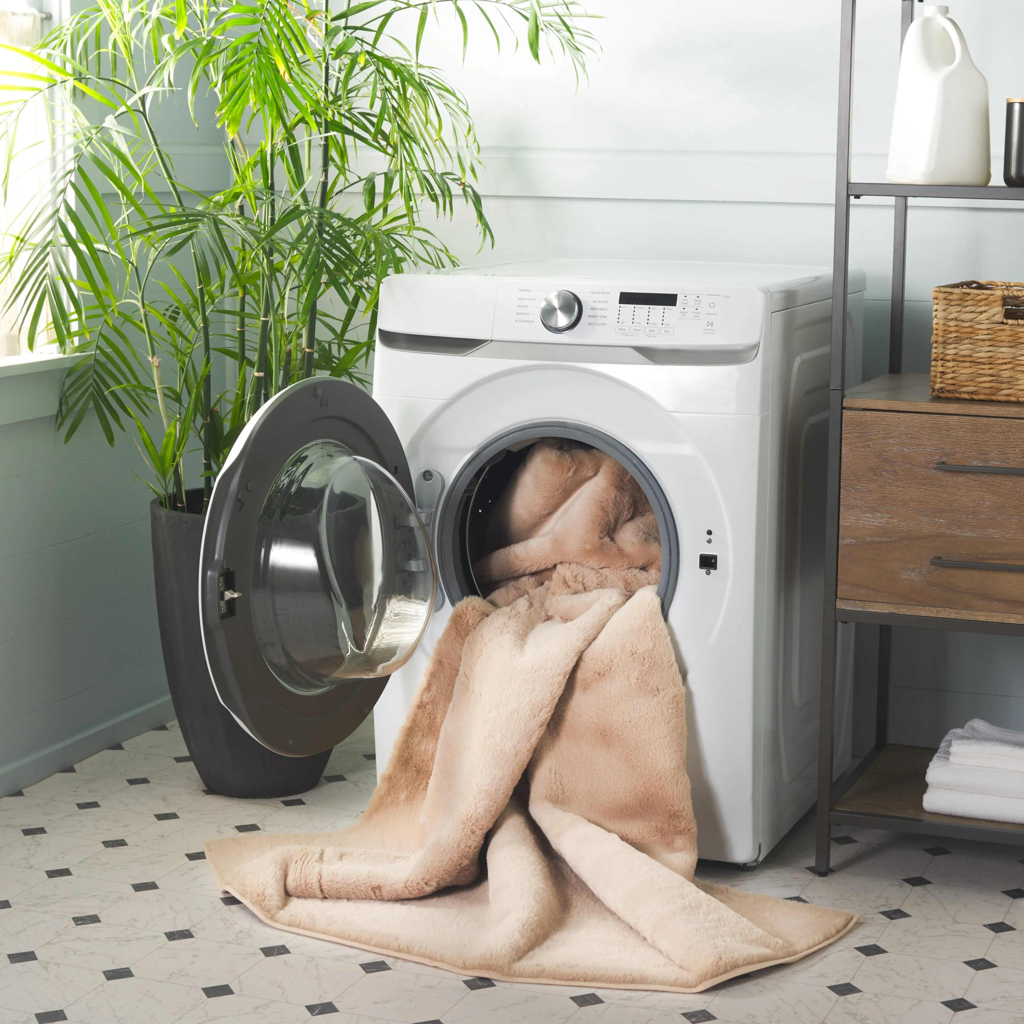 SAFAVIEH Faux Rabbit Auzinda Washable Fur Solid Shag Rug