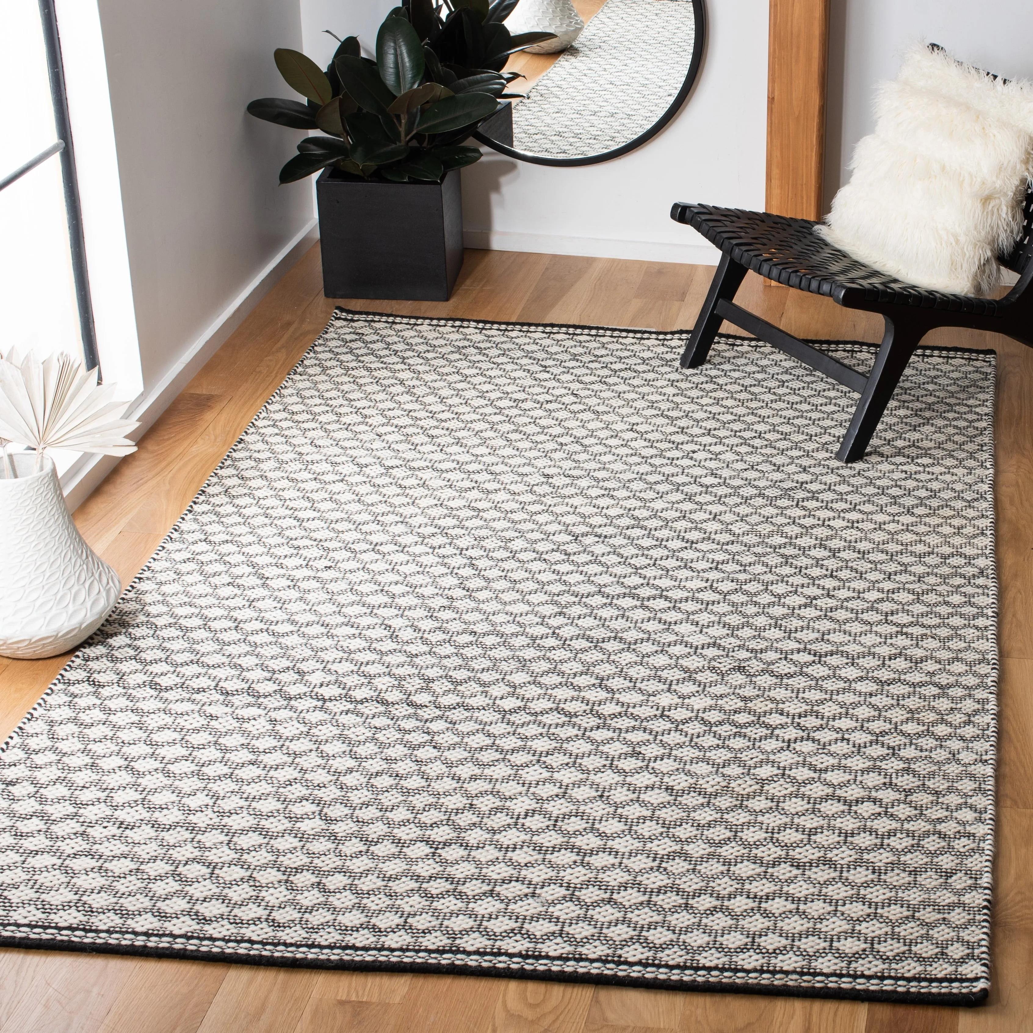 SAFAVIEH. Flatweave Kilim Jytte Wool Rug