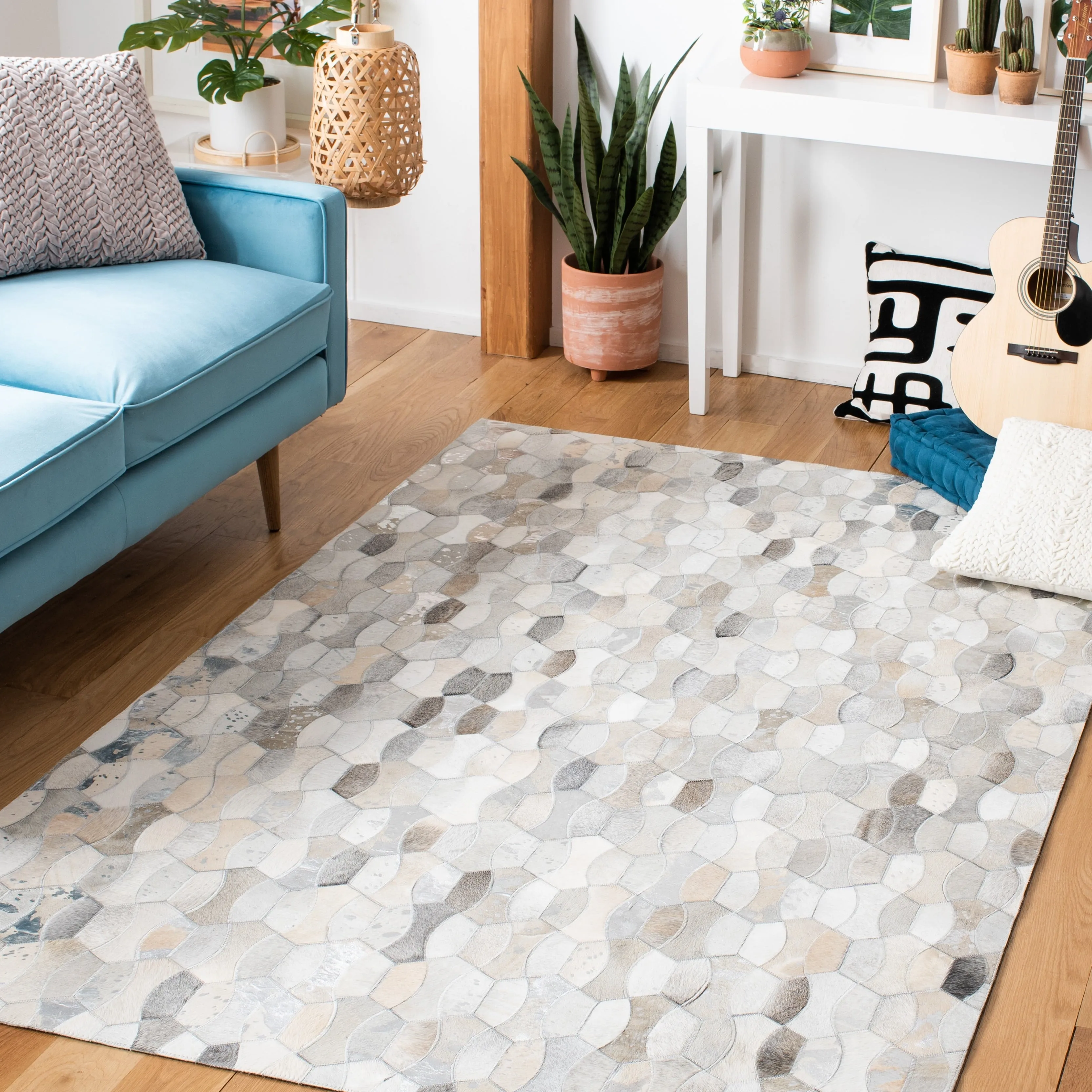 SAFAVIEH Flatweave Studio Leather Petka Modern Rug