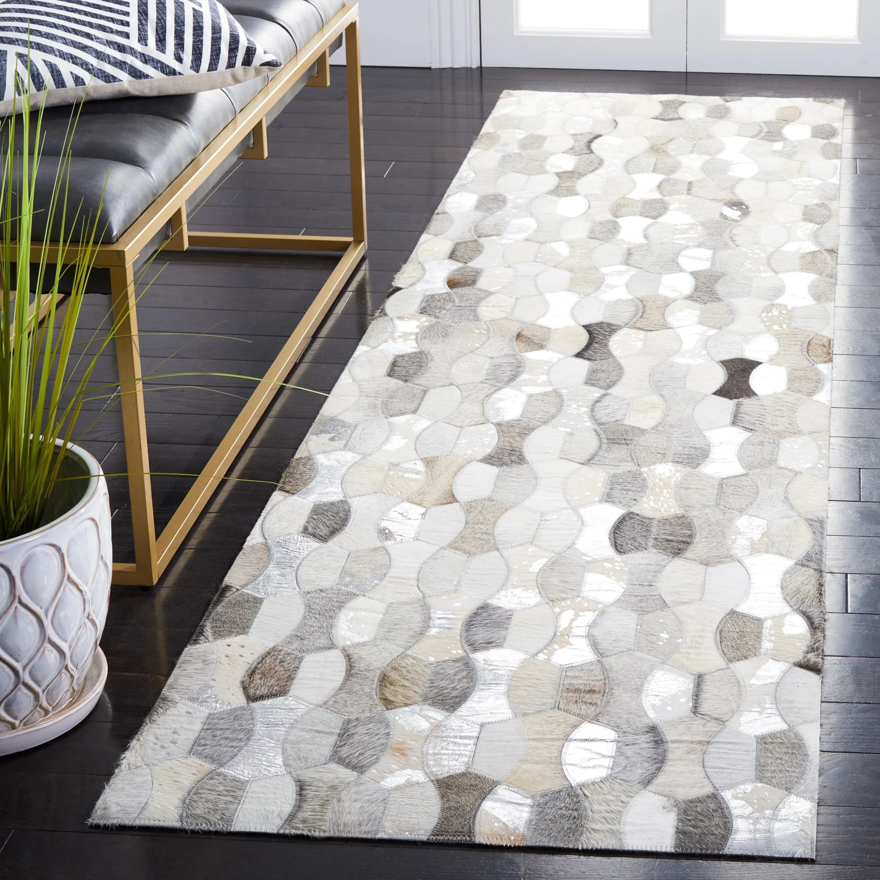 SAFAVIEH Flatweave Studio Leather Petka Modern Rug