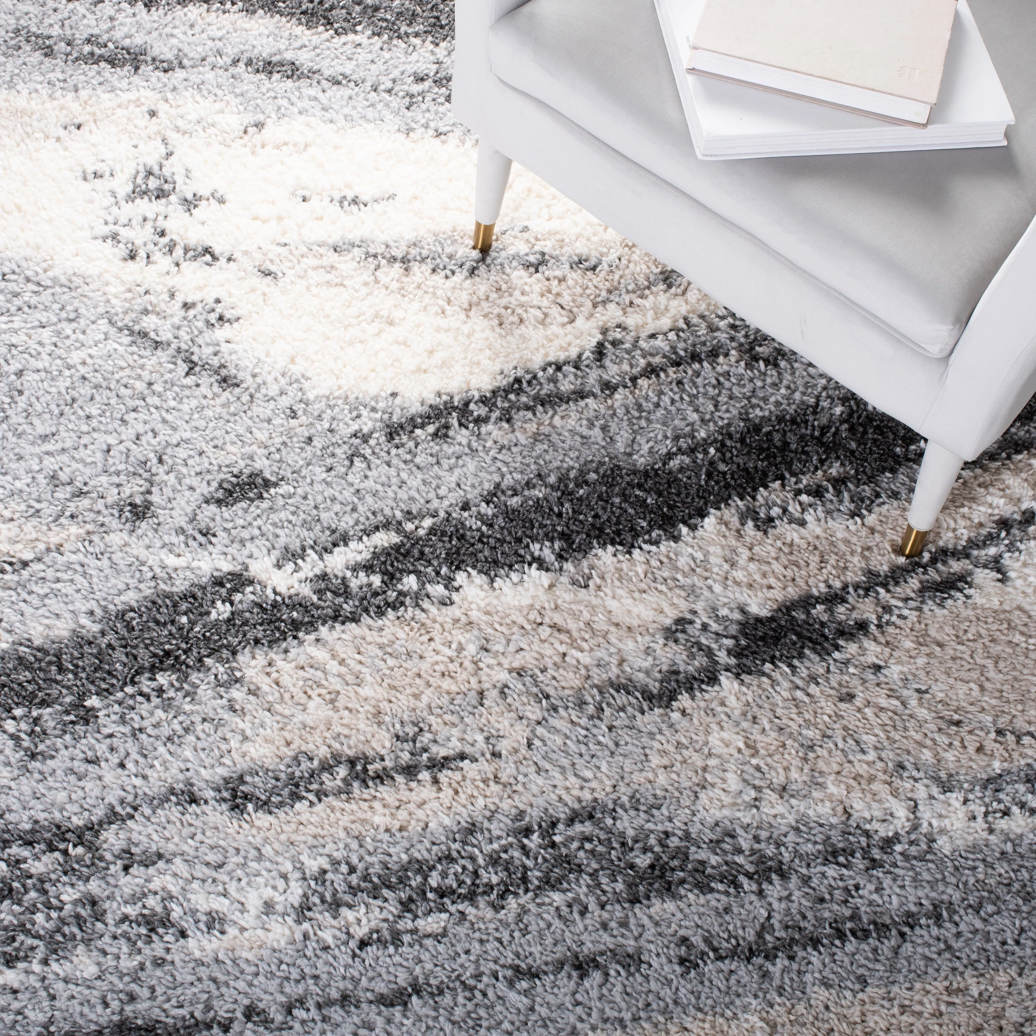SAFAVIEH Fontana Shag Cirsten Rug