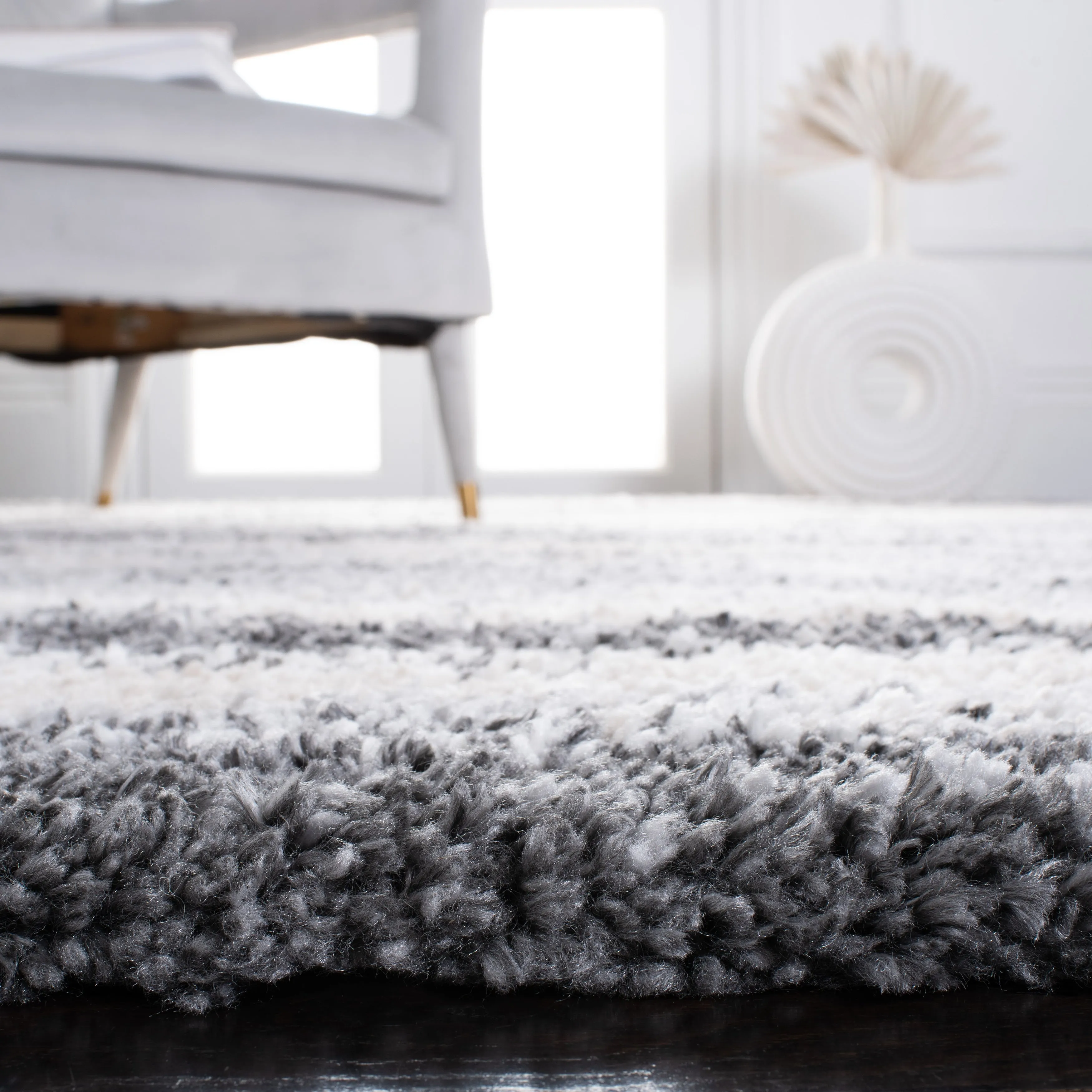 SAFAVIEH Fontana Shag Cirsten Rug