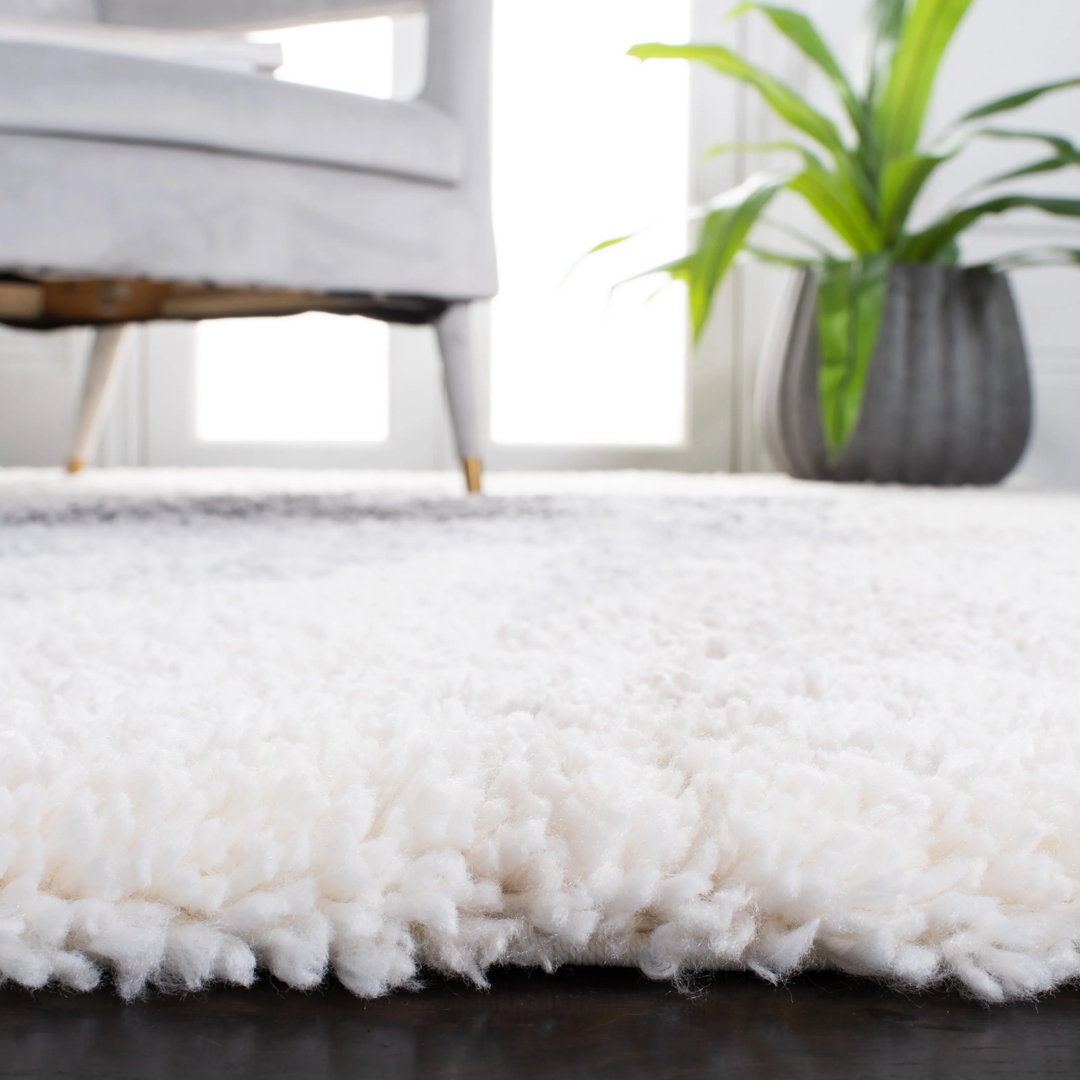 SAFAVIEH Fontana Shag Feriha Modern Abstract 2-inch Thick Rug