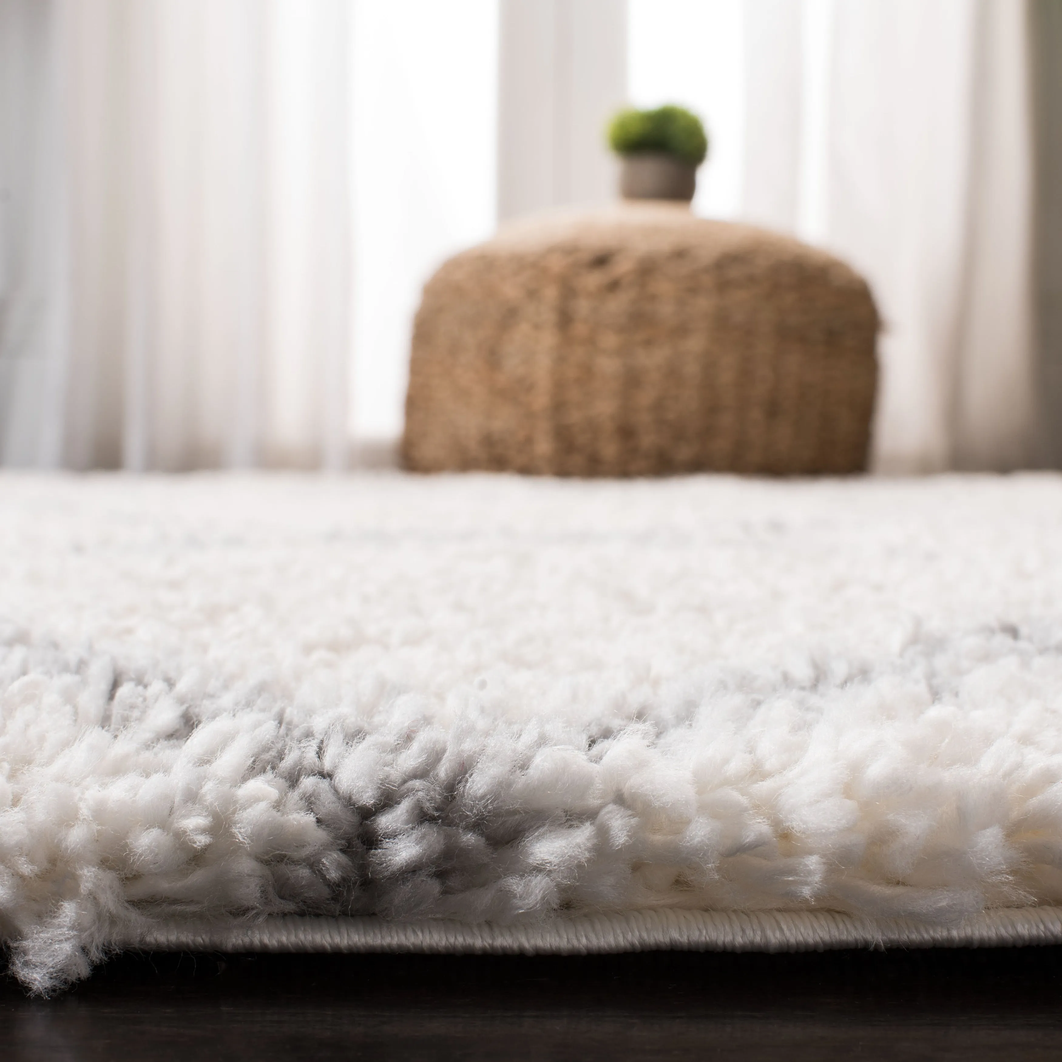 SAFAVIEH Fontana Shag Gurli Trellis 2-inch Thick Rug
