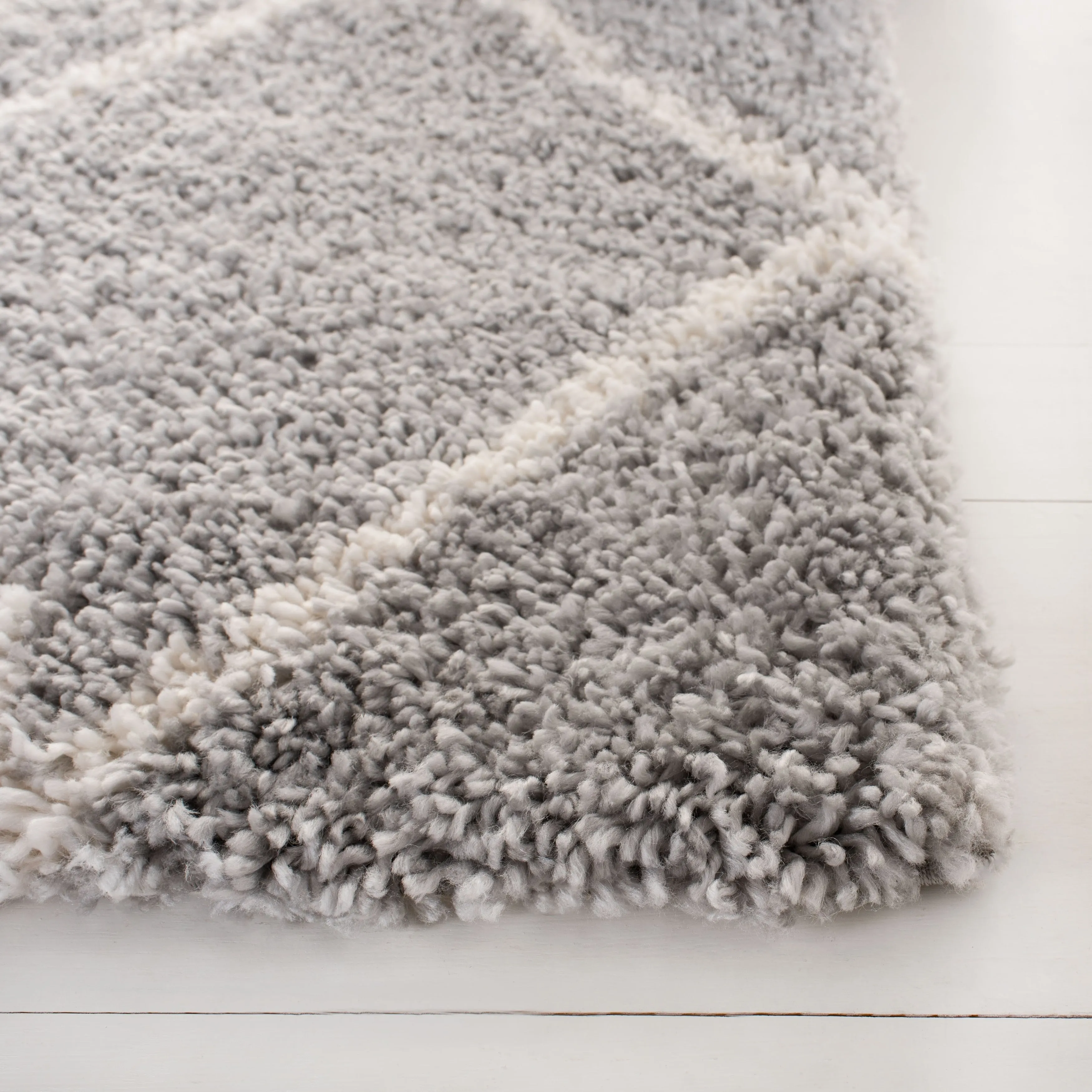 SAFAVIEH Fontana Shag Gurli Trellis 2-inch Thick Rug