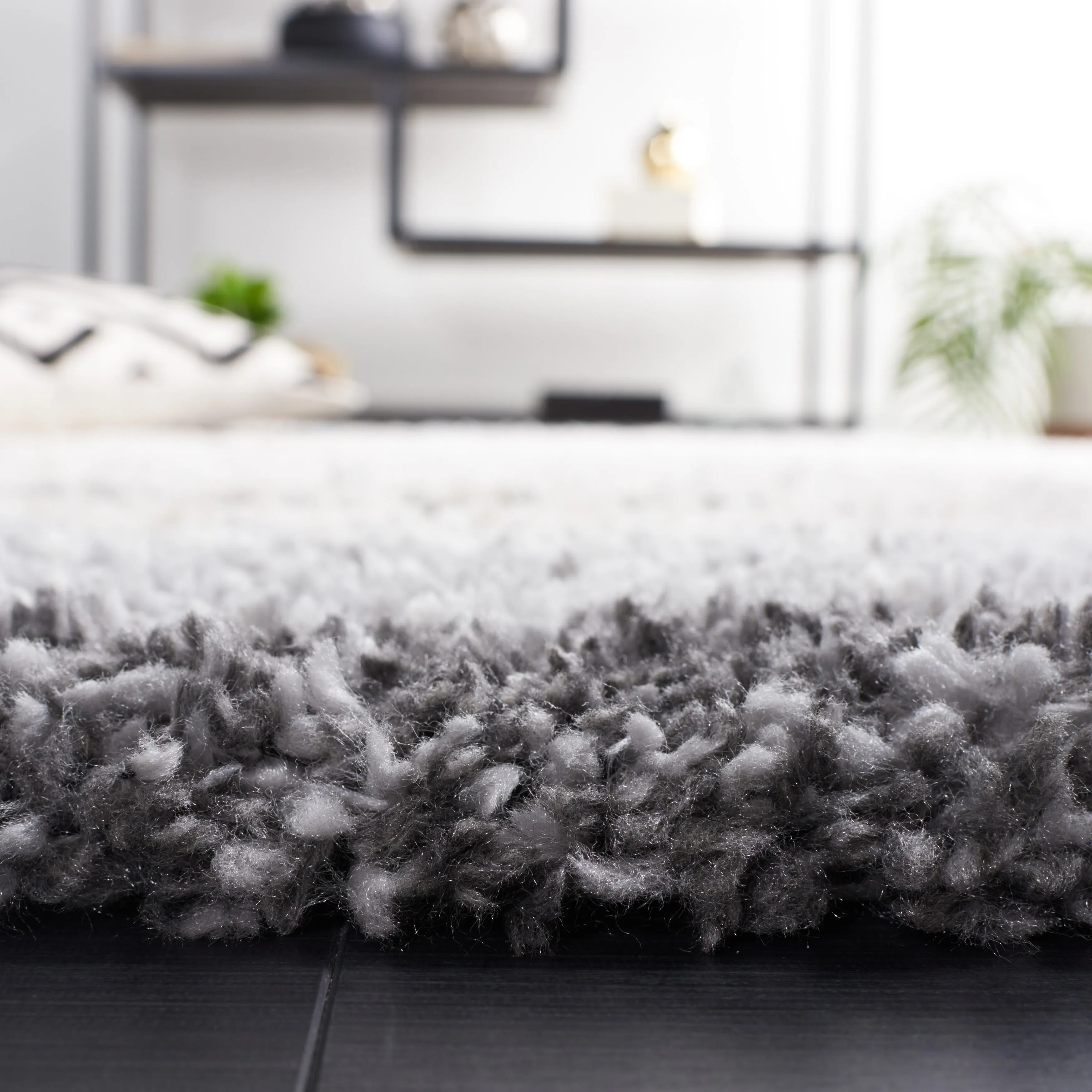 SAFAVIEH Fontana Shag Mariosa Modern Stripe 2-inch Thick Rug
