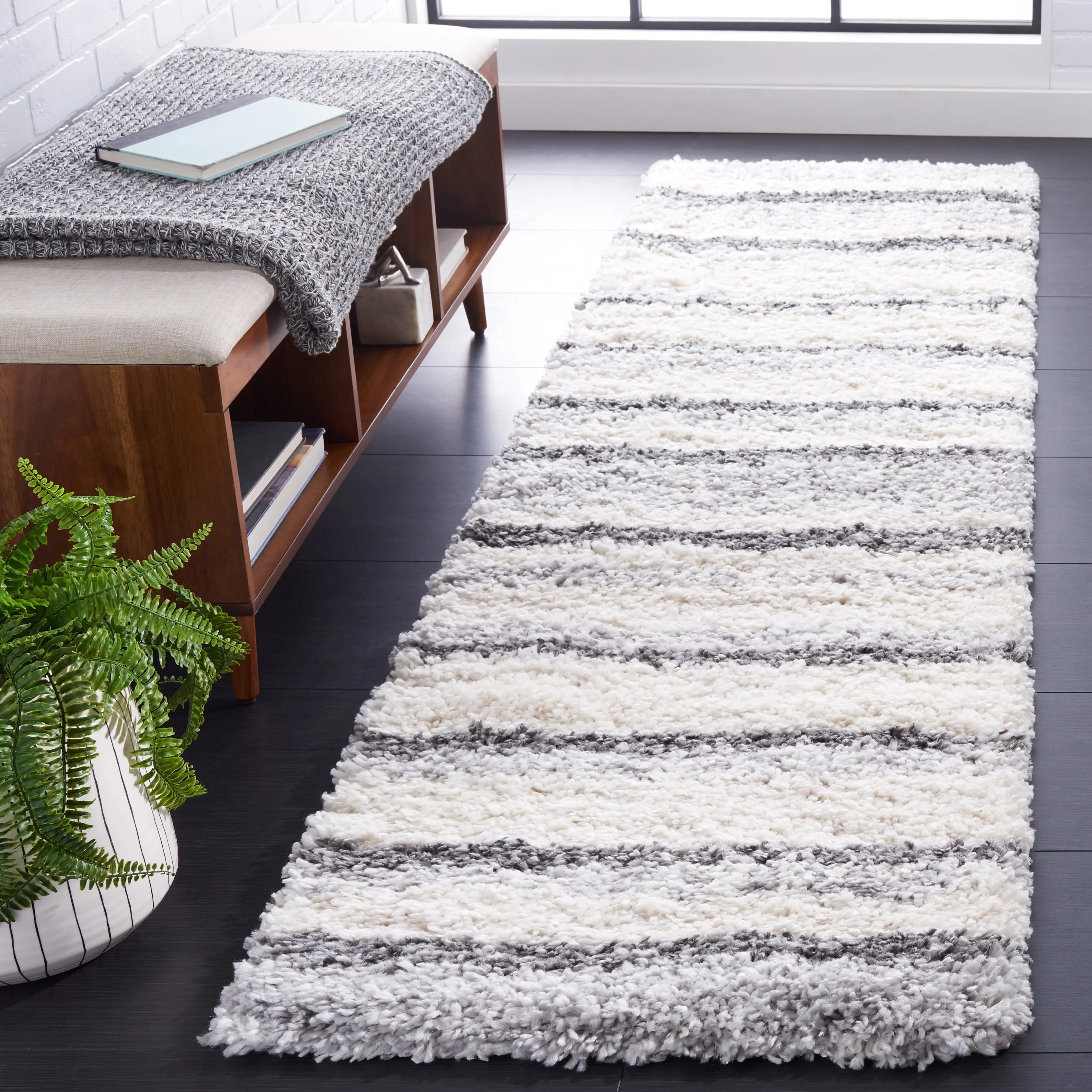 SAFAVIEH Fontana Shag Mariosa Modern Stripe 2-inch Thick Rug