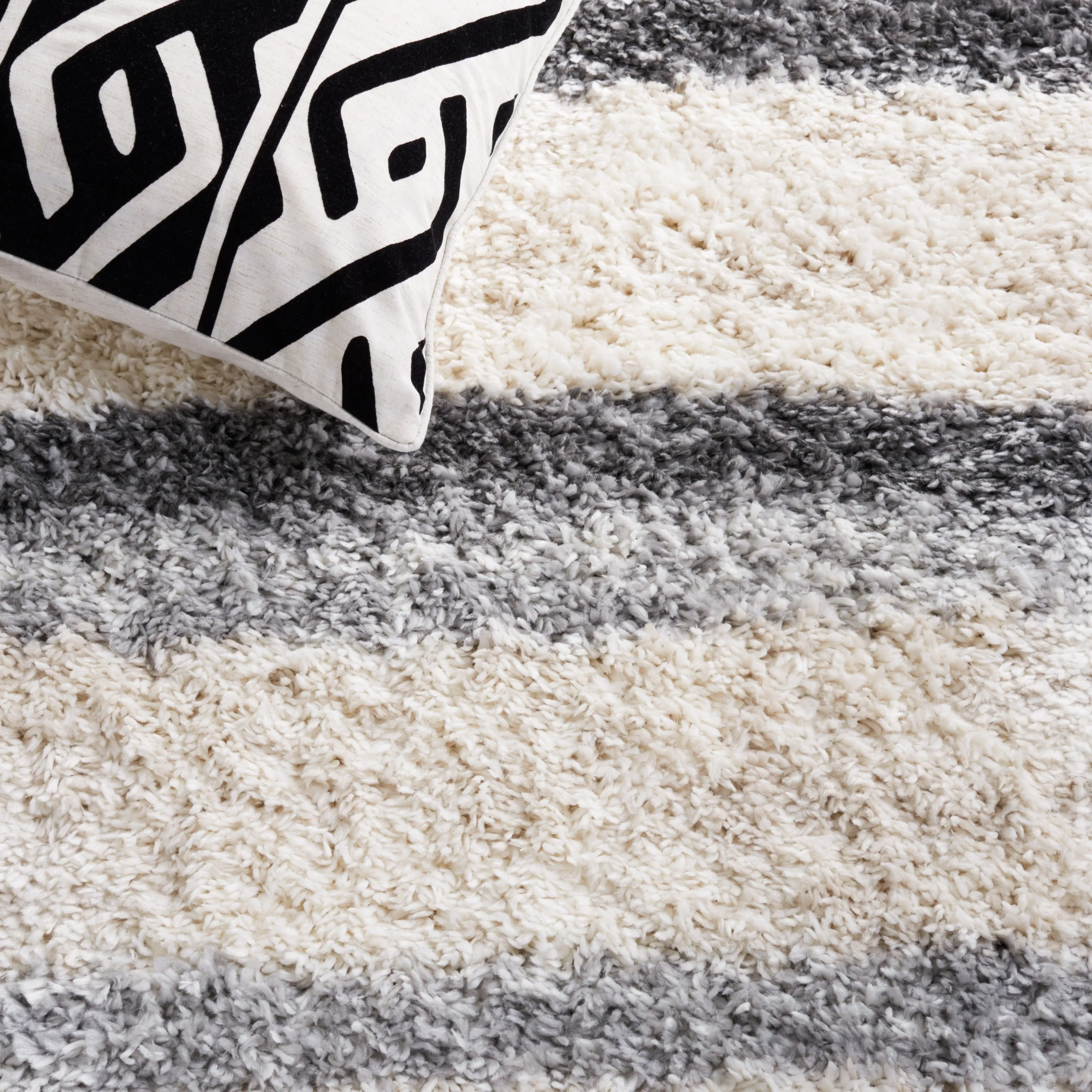 SAFAVIEH Fontana Shag Mariosa Modern Stripe 2-inch Thick Rug