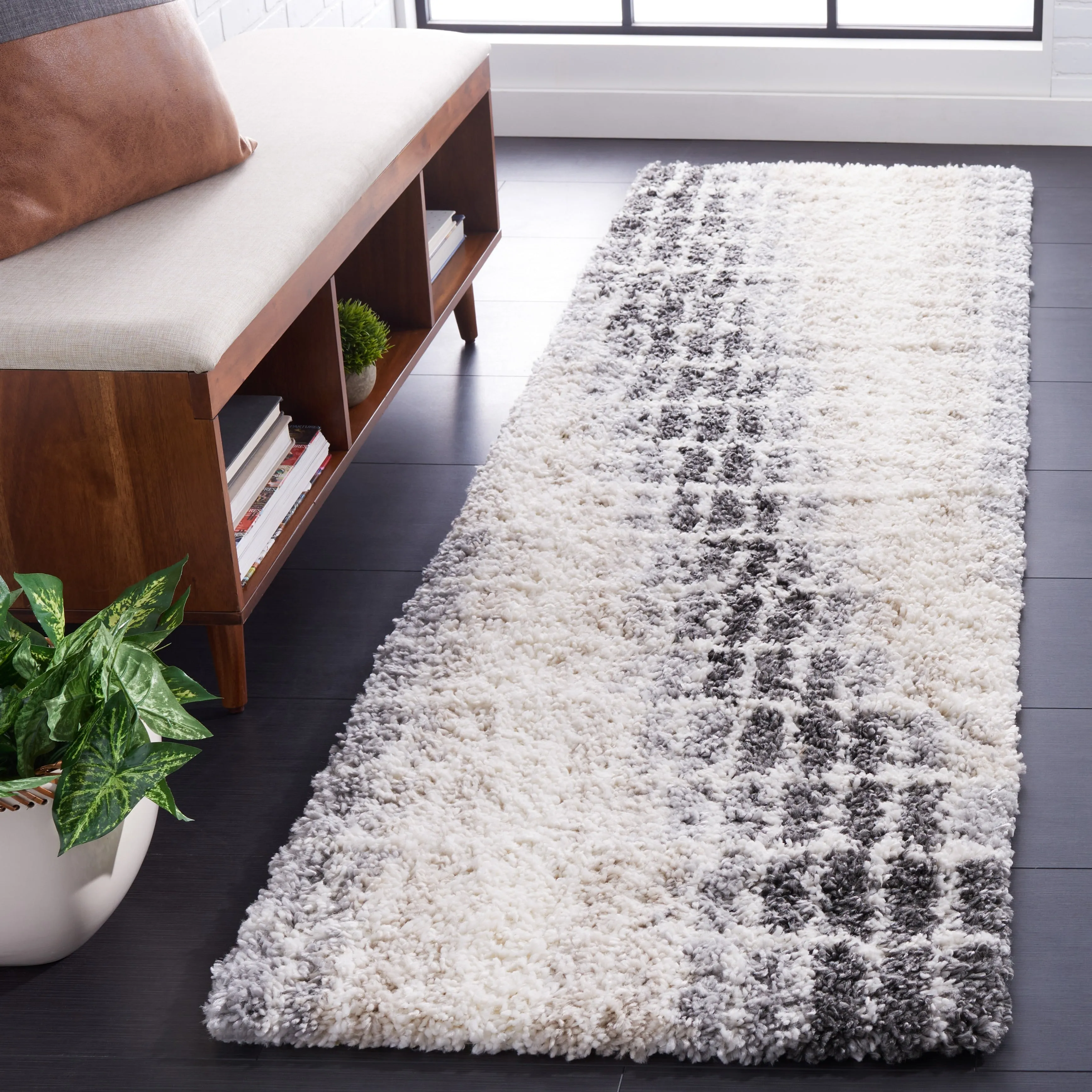 SAFAVIEH Fontana Shag Sayoko Modern 2-inch Thick Rug