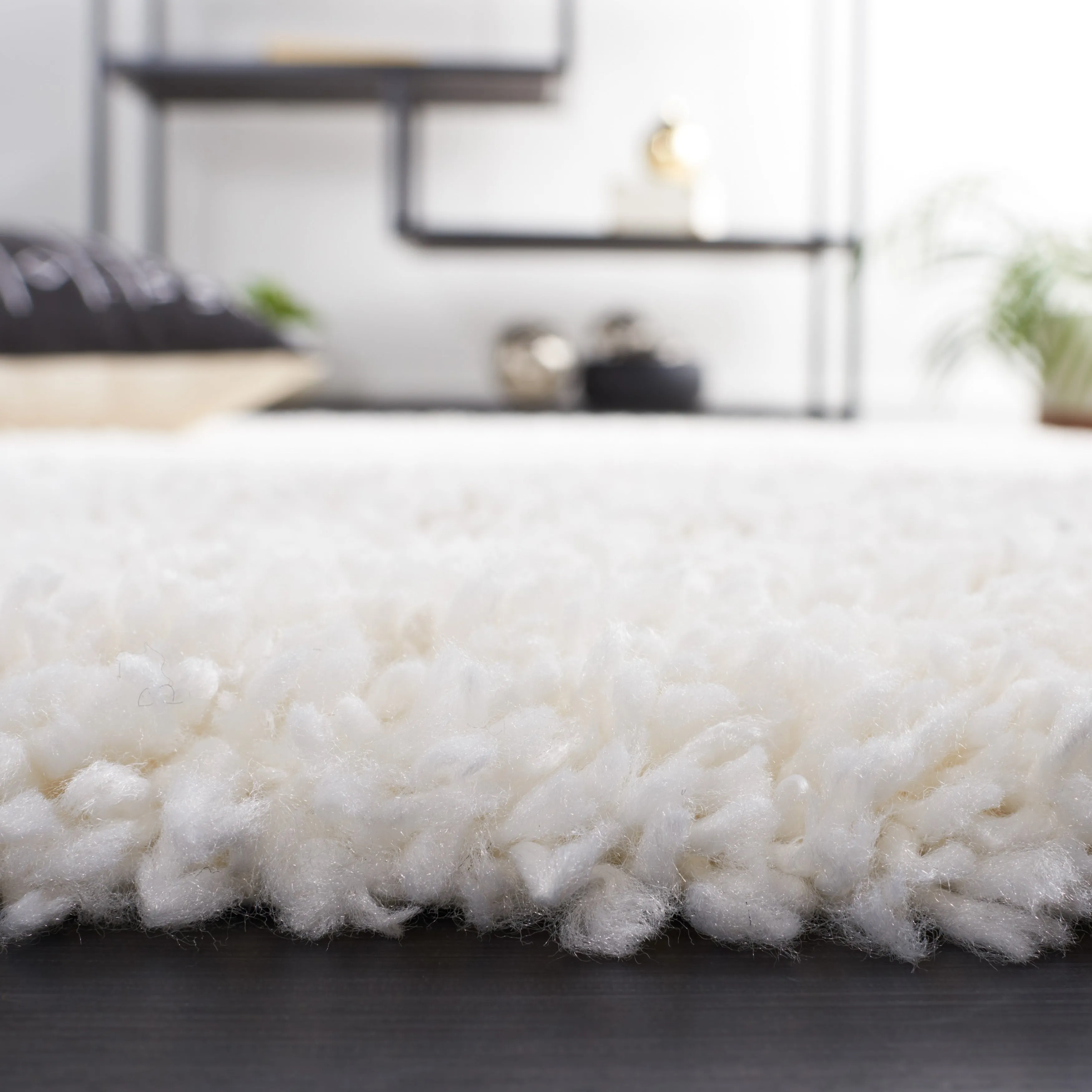SAFAVIEH Fontana Shag Sayoko Modern 2-inch Thick Rug