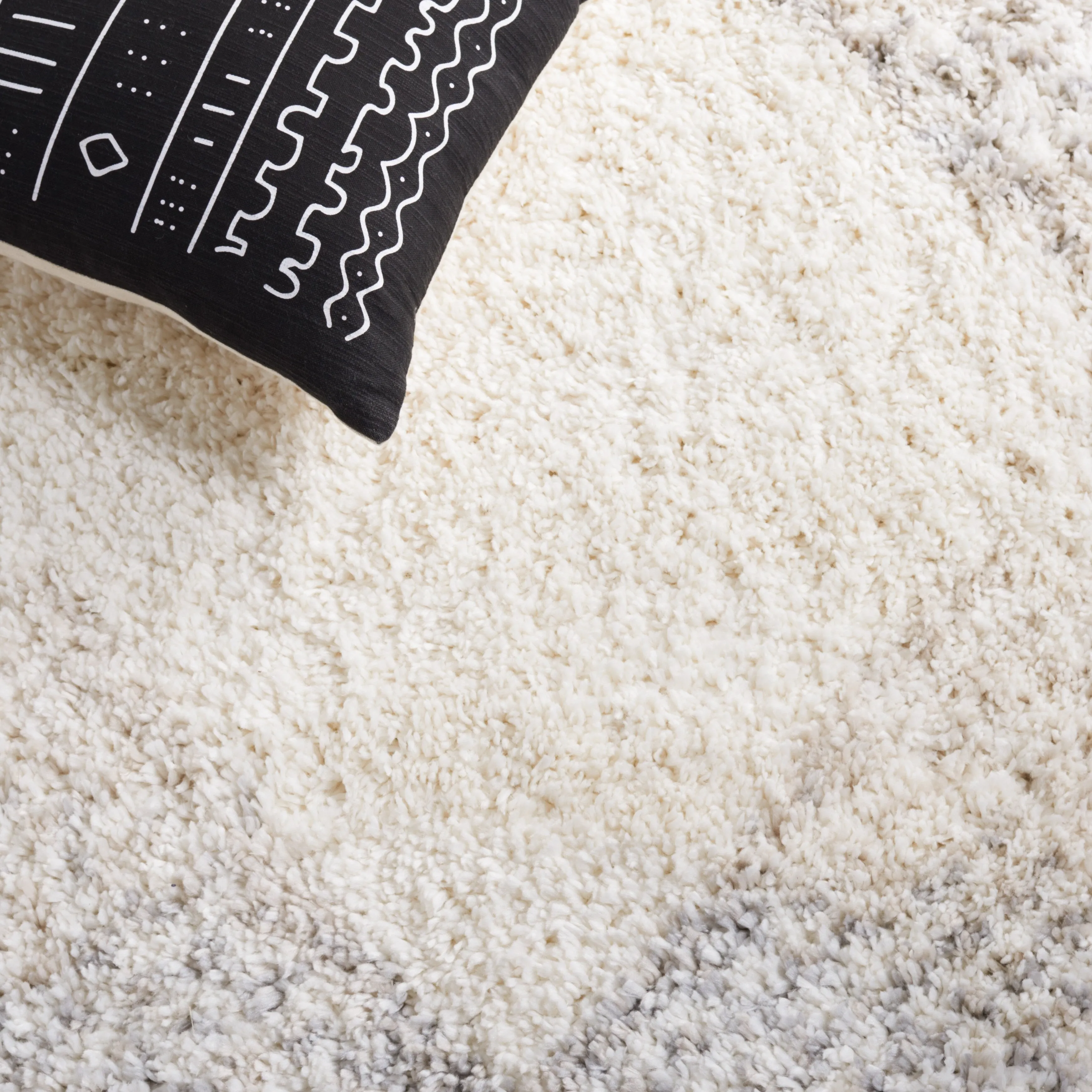 SAFAVIEH Fontana Shag Sayoko Modern 2-inch Thick Rug